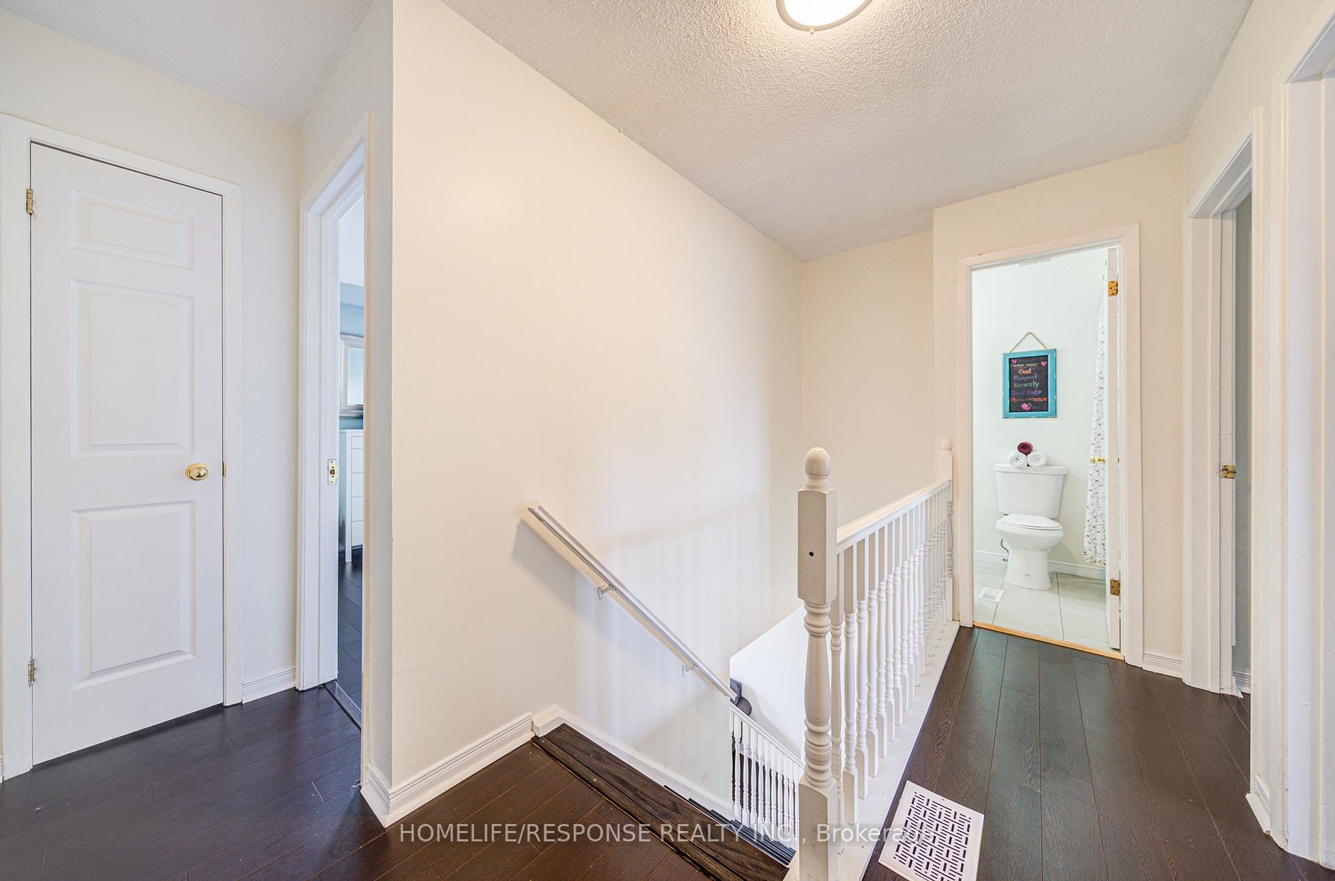 Photo 11 of 21 Dawson Crescent, Brampton, Brampton North — HOMEH