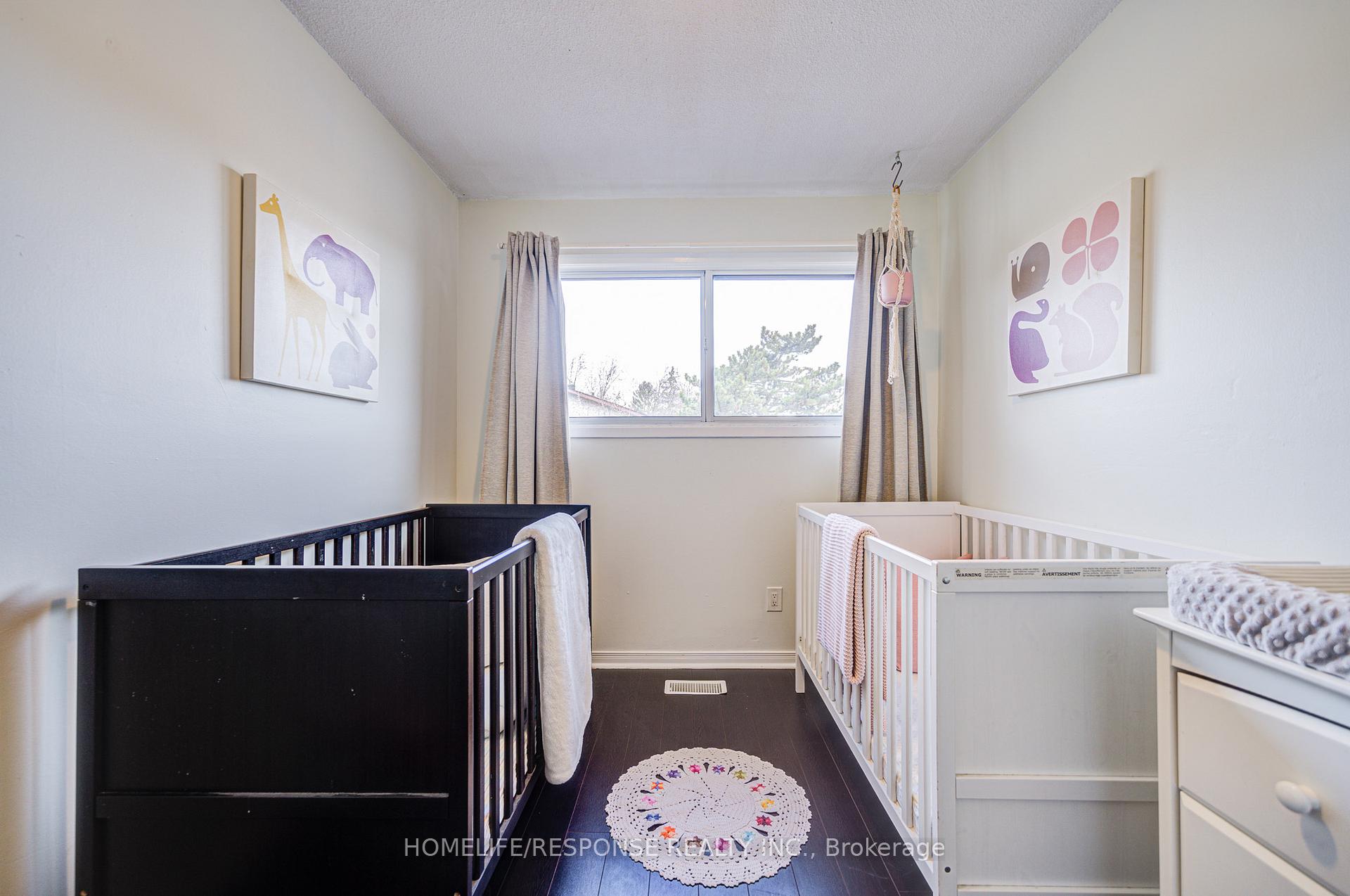 Photo 14 of 21 Dawson Crescent, Brampton, Brampton North — HOMEH