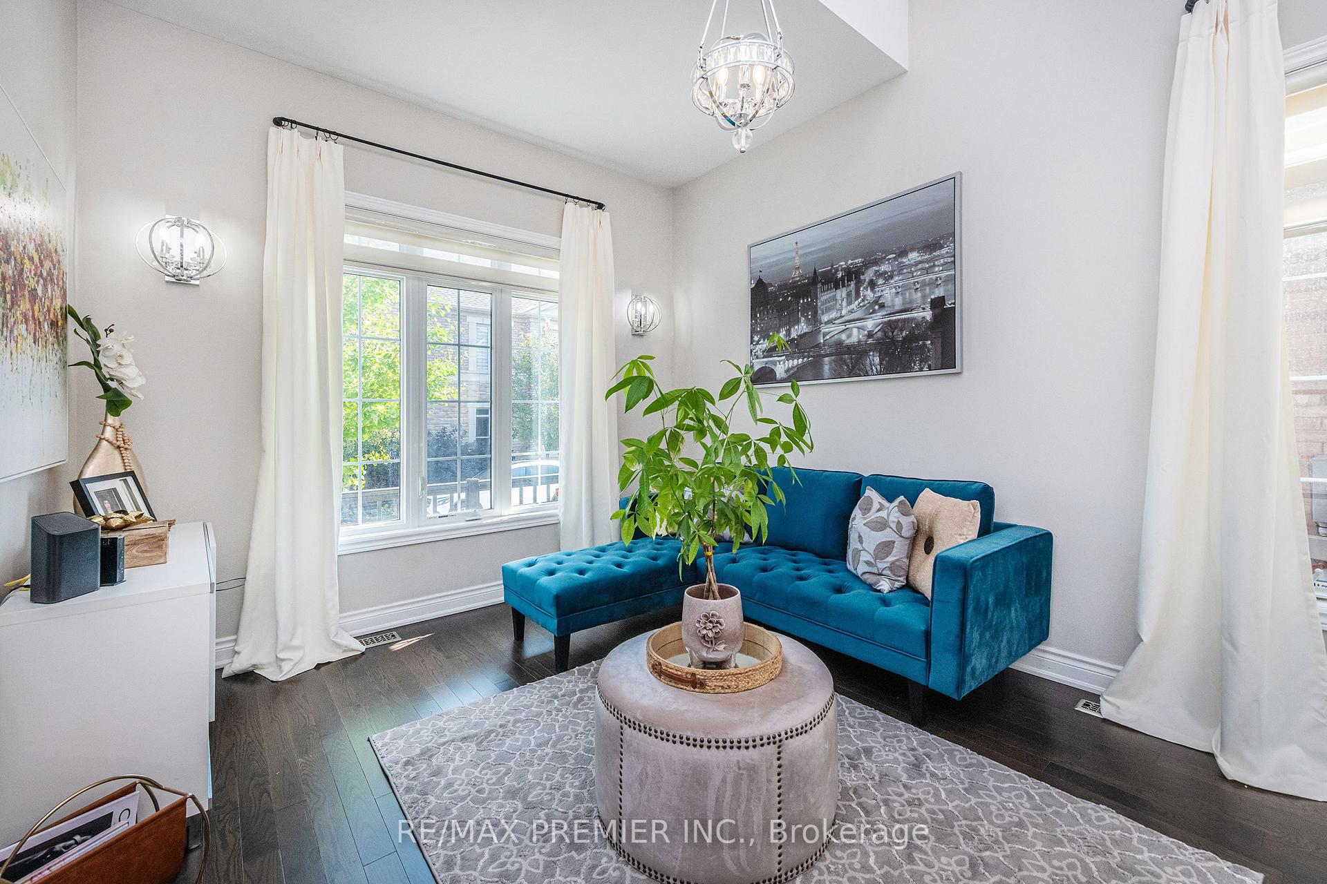 Photo 2 of 8 Di Meo Lane, King, Nobleton — HOMEH