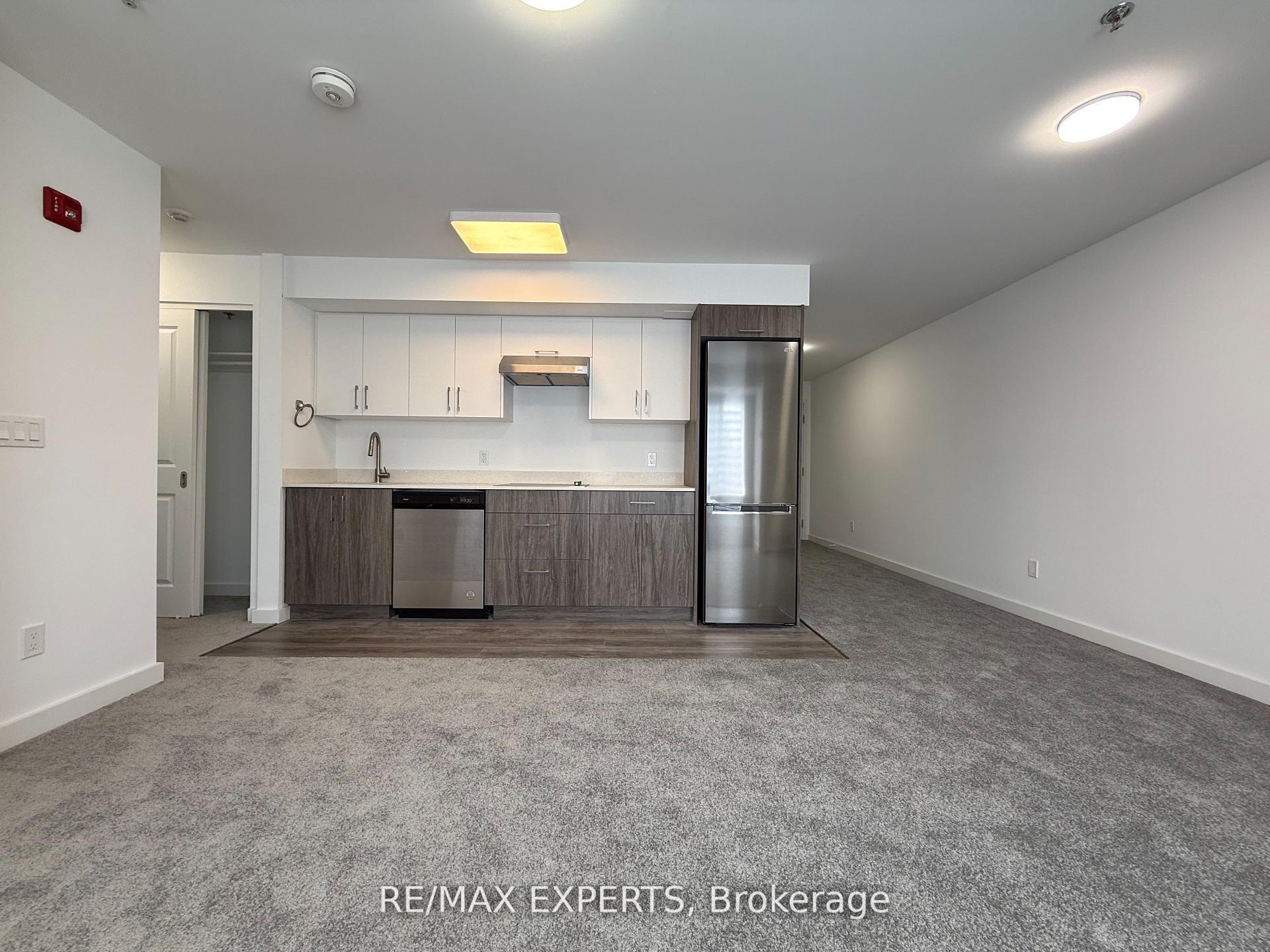 Front of Unit 403, 45 Connaught Avenue