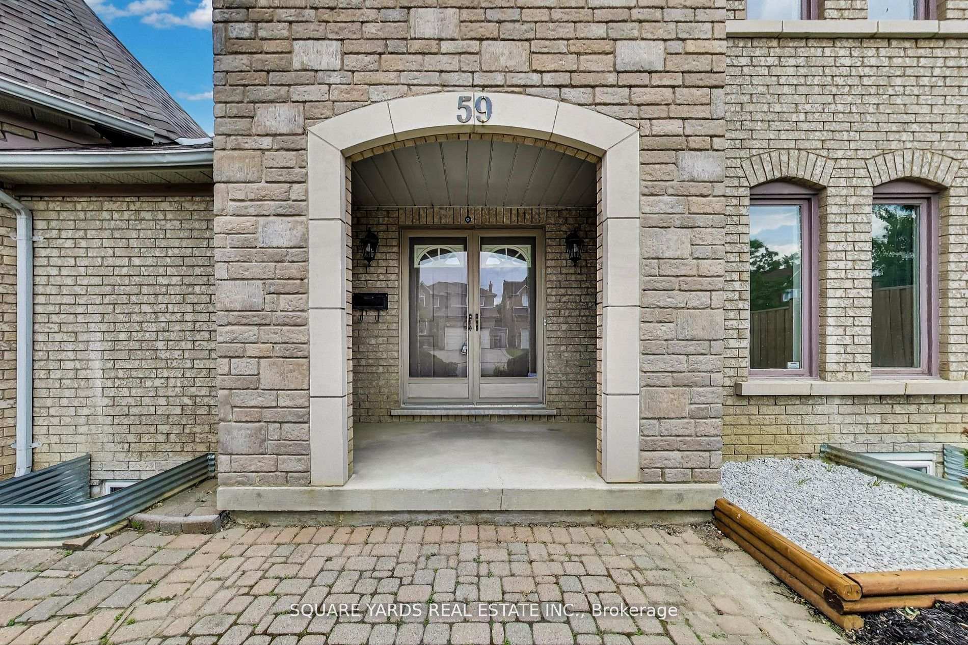 Photo 11 of 59 Adirondack Crescent, Brampton, Sandringham-Wellington — HOMEH