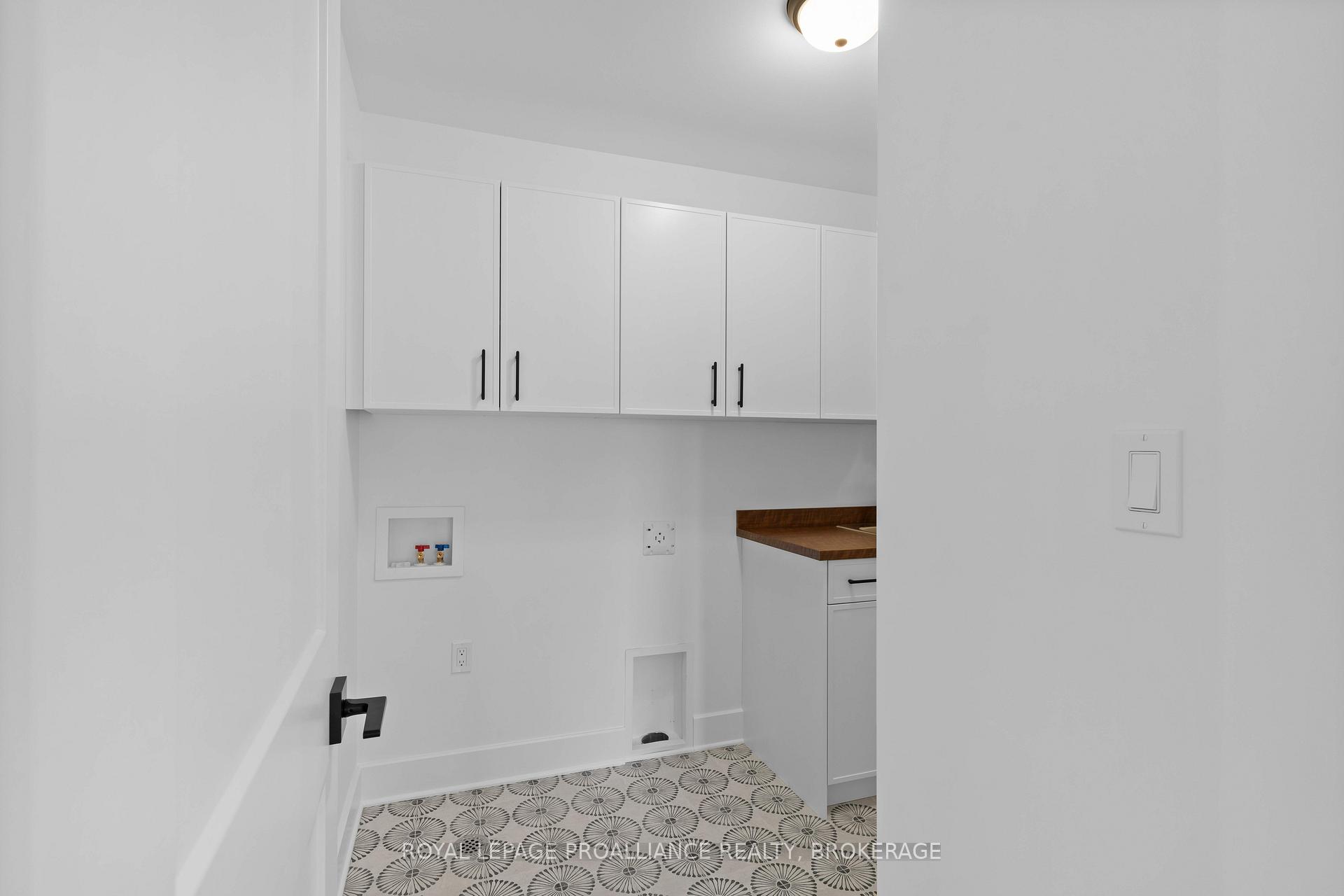 Photo 21 of 2 Park Crescent, Loyalist, Amherstview — HOMEH