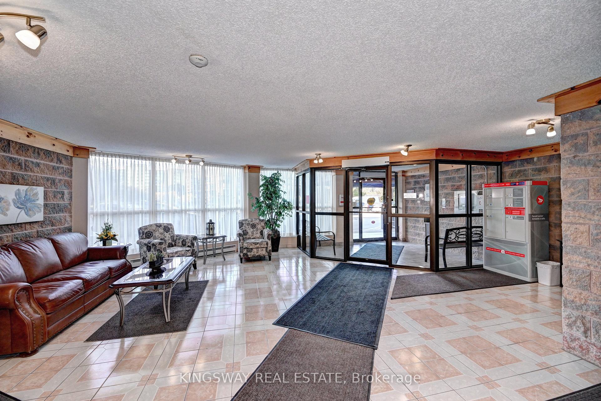 Photo 3 of Unit 401, 24 Marilyn Drive N, Guelph, Riverside Park — HOMEH