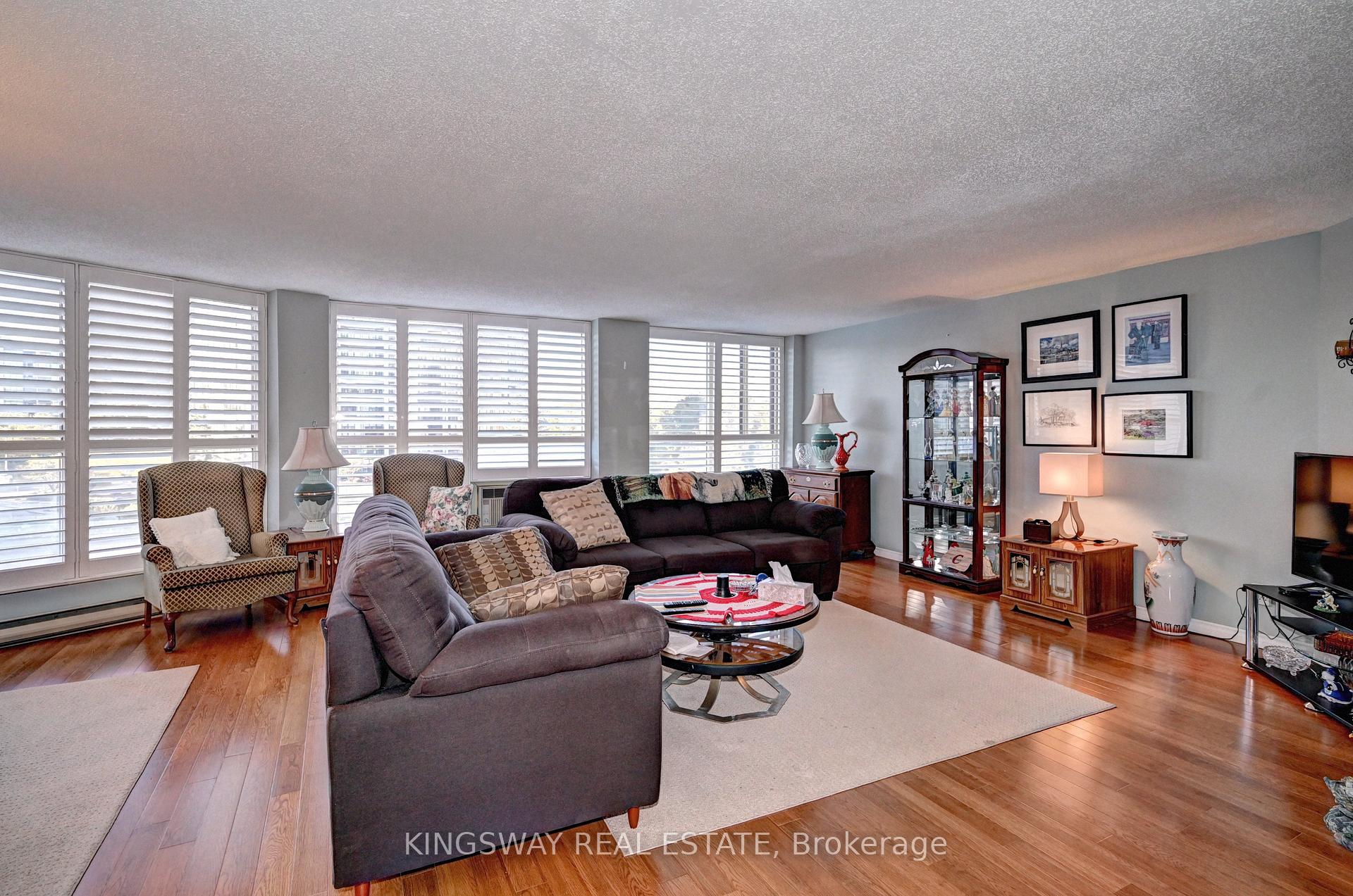 Photo 12 of Unit 401, 24 Marilyn Drive N, Guelph, Riverside Park — HOMEH
