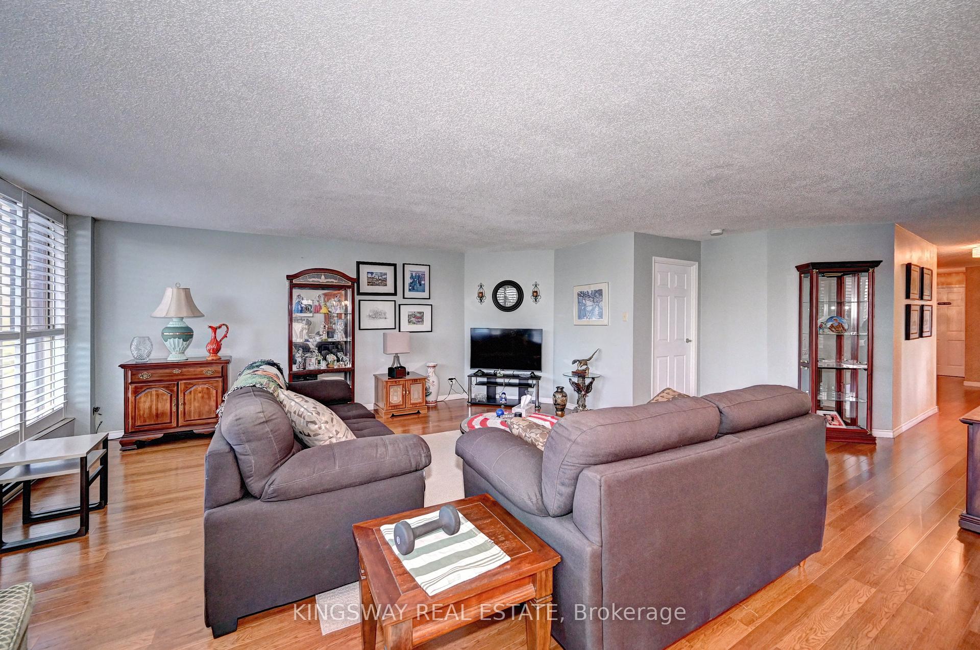 Photo 24 of Unit 401, 24 Marilyn Drive N, Guelph, Riverside Park — HOMEH
