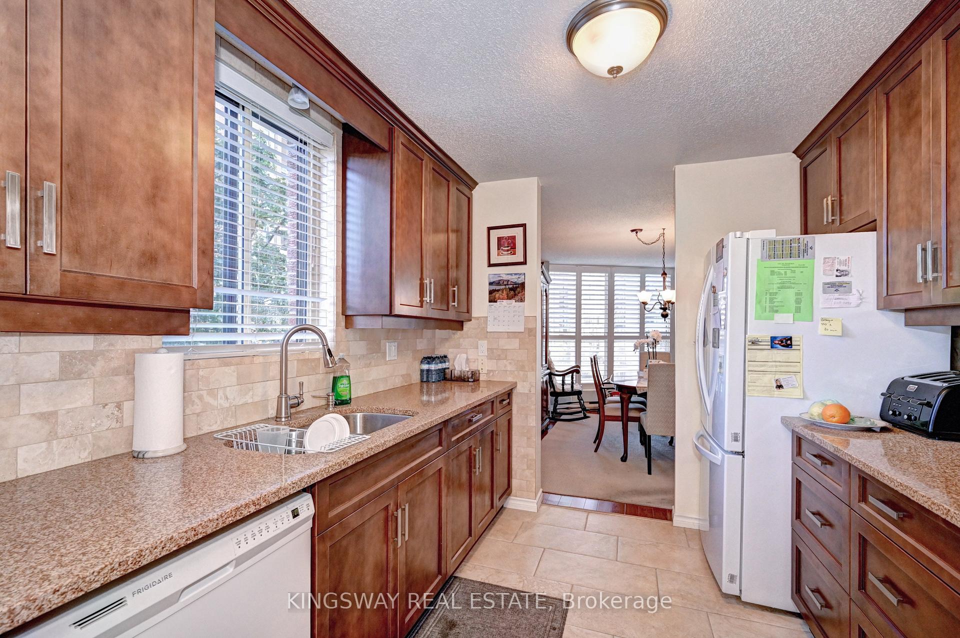 Photo 6 of Unit 401, 24 Marilyn Drive N, Guelph, Riverside Park — HOMEH
