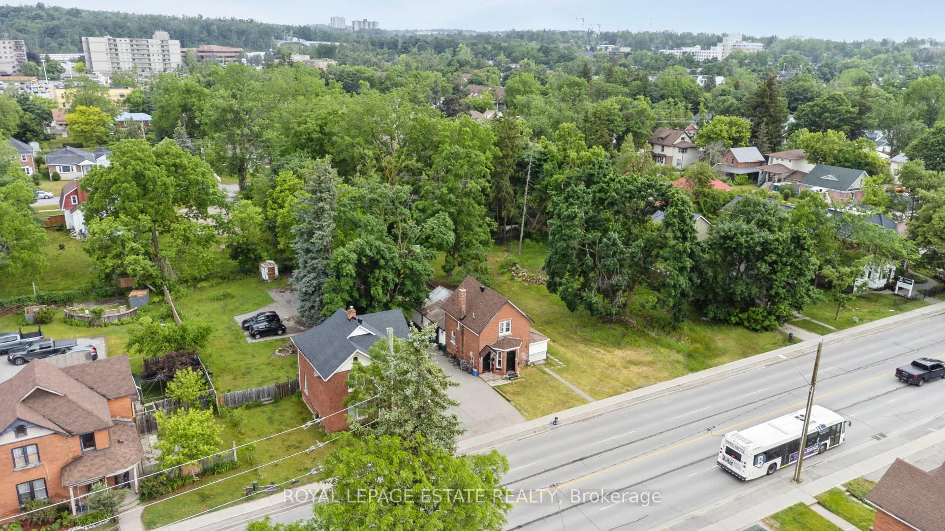 Photo of 226 Dunlop Street W