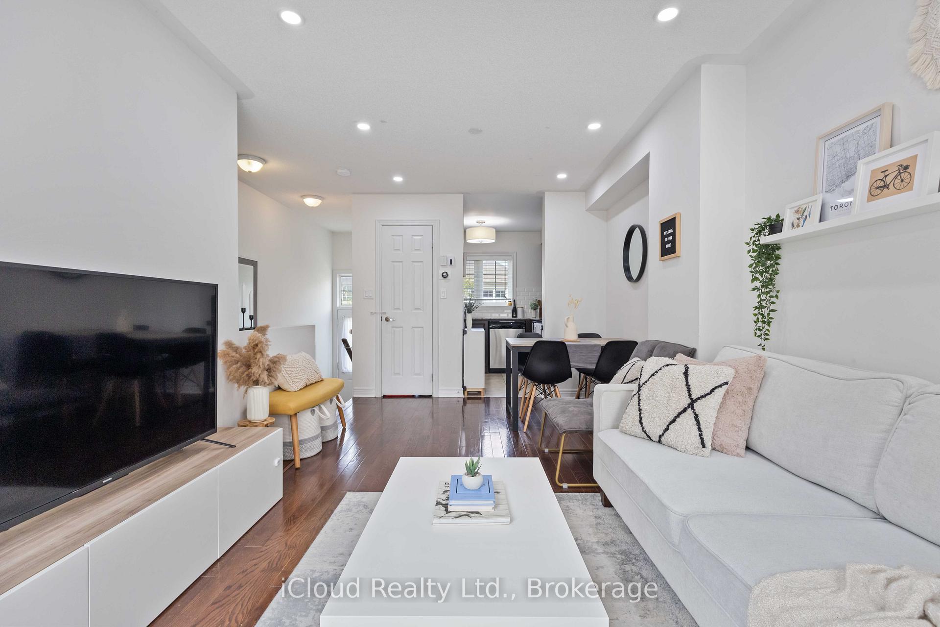 Photo 8 of 12 Cooperage Lane, Ajax, Central — HOMEH