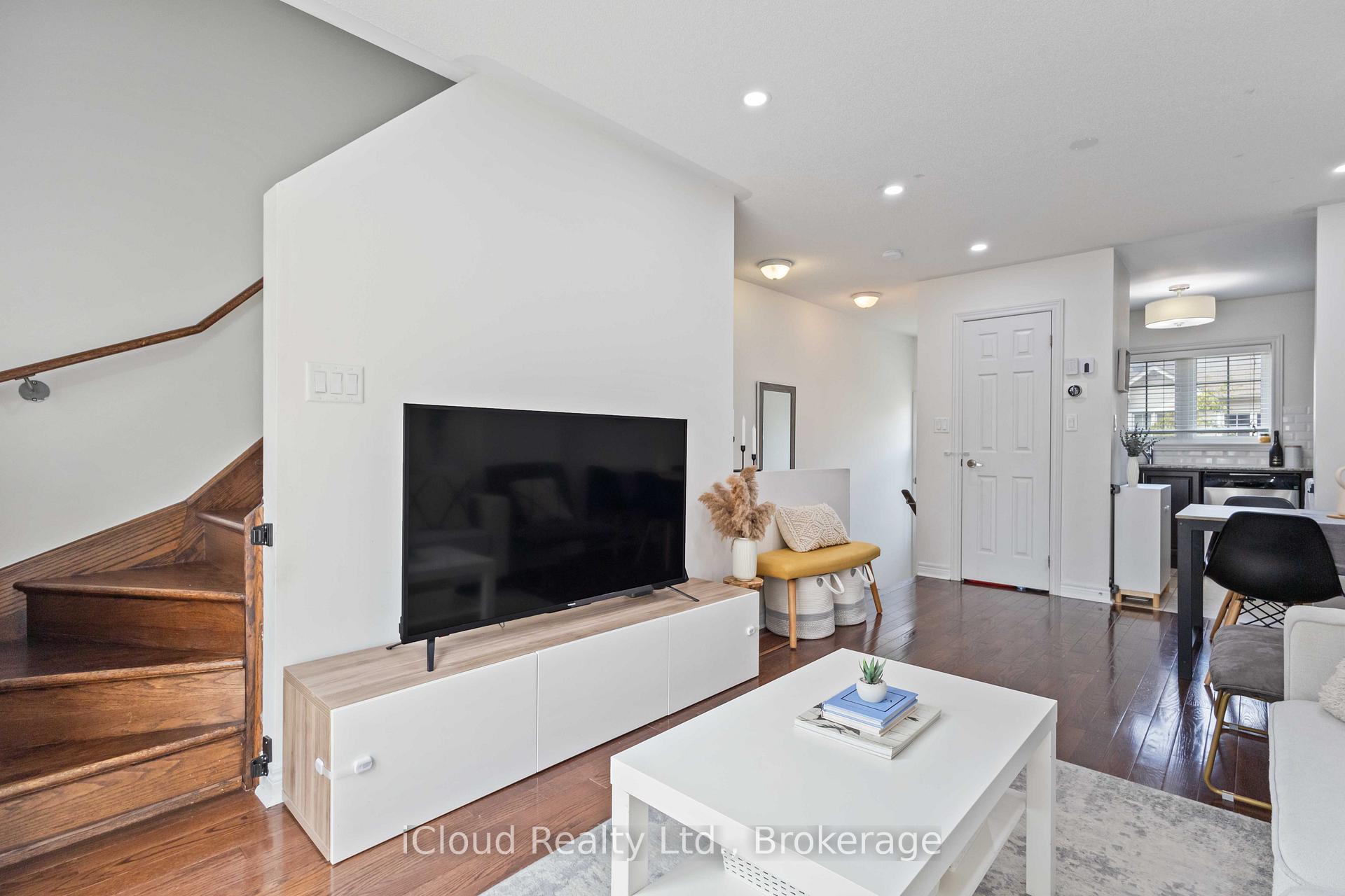 Photo 7 of 12 Cooperage Lane, Ajax, Central — HOMEH