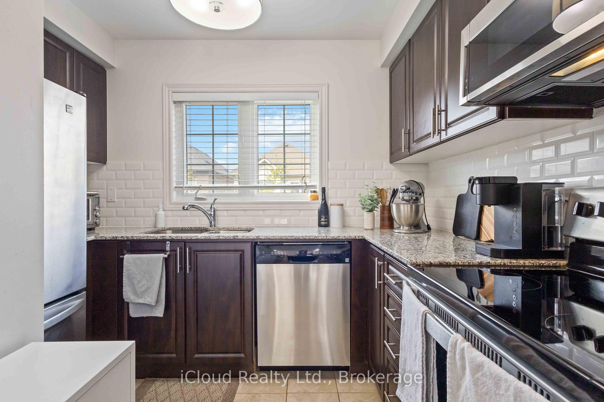 Photo 20 of 12 Cooperage Lane, Ajax, Central — HOMEH