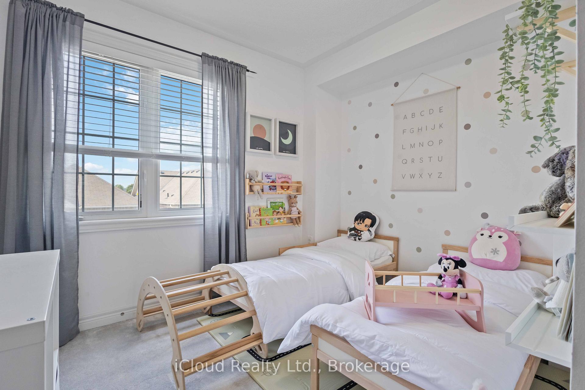 Photo 19 of 12 Cooperage Lane, Ajax, Central — HOMEH