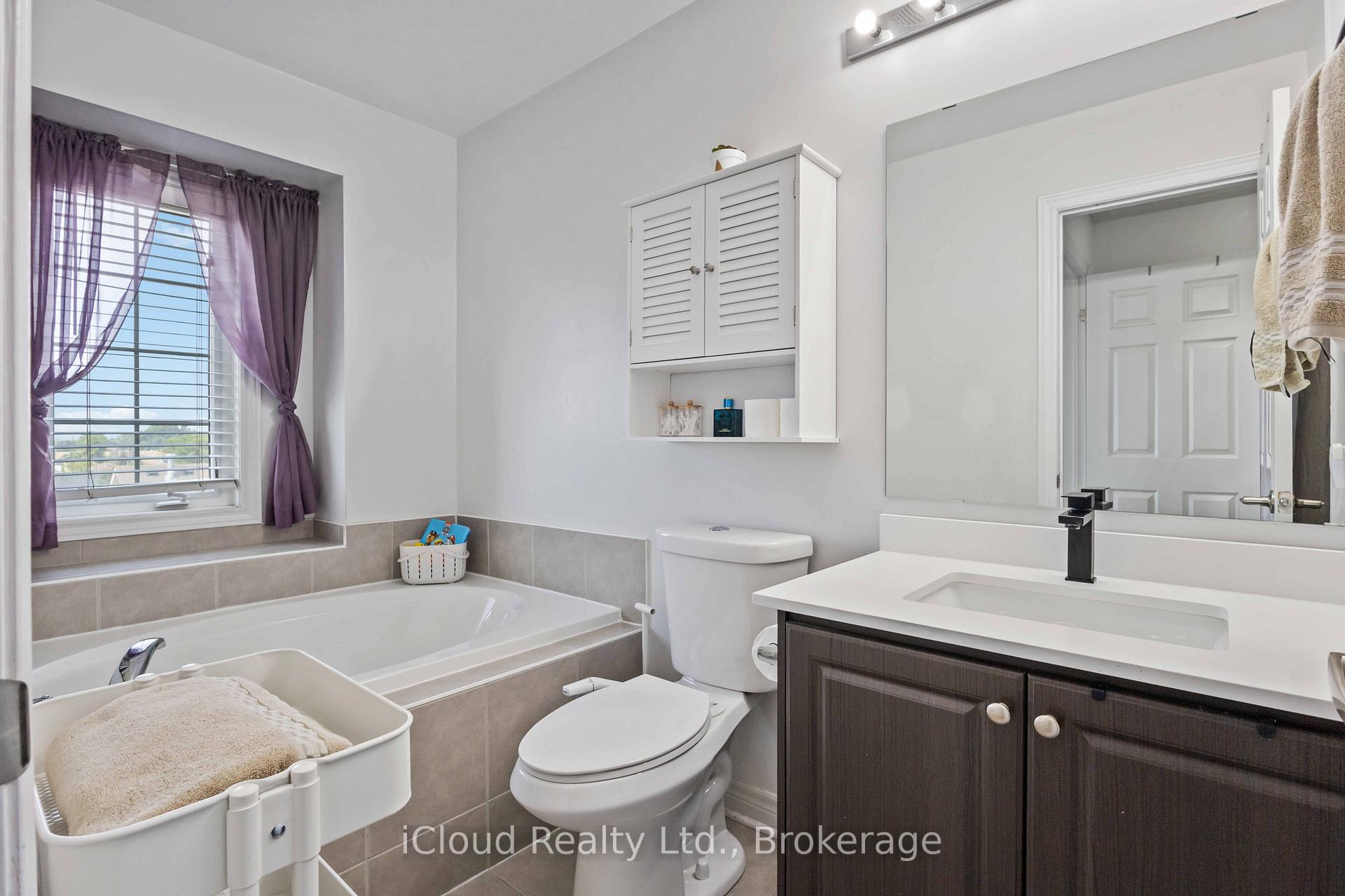 Photo 10 of 12 Cooperage Lane, Ajax, Central — HOMEH