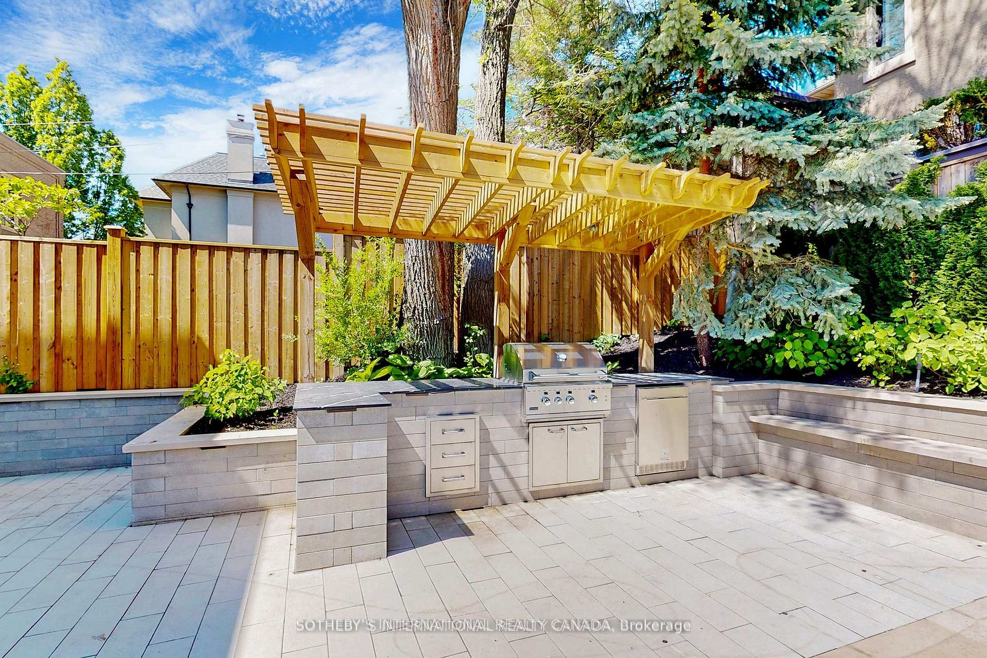 Photo 11 of 101 Dunloe Road, Toronto, Forest Hill South — HOMEH