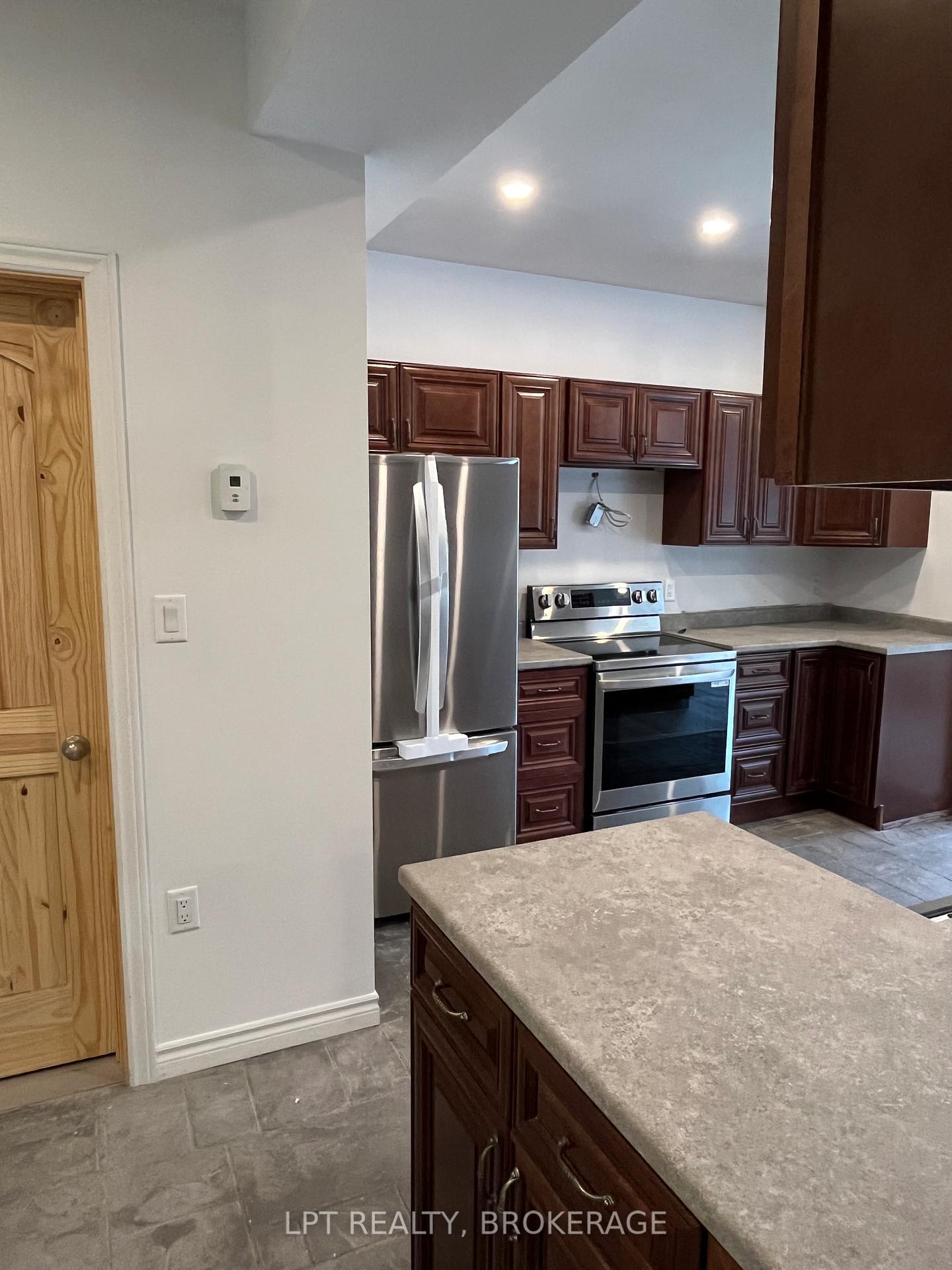 Photo 25 of 311 Thomas Street, Deseronto, Deseronto (Town) — HOMEH