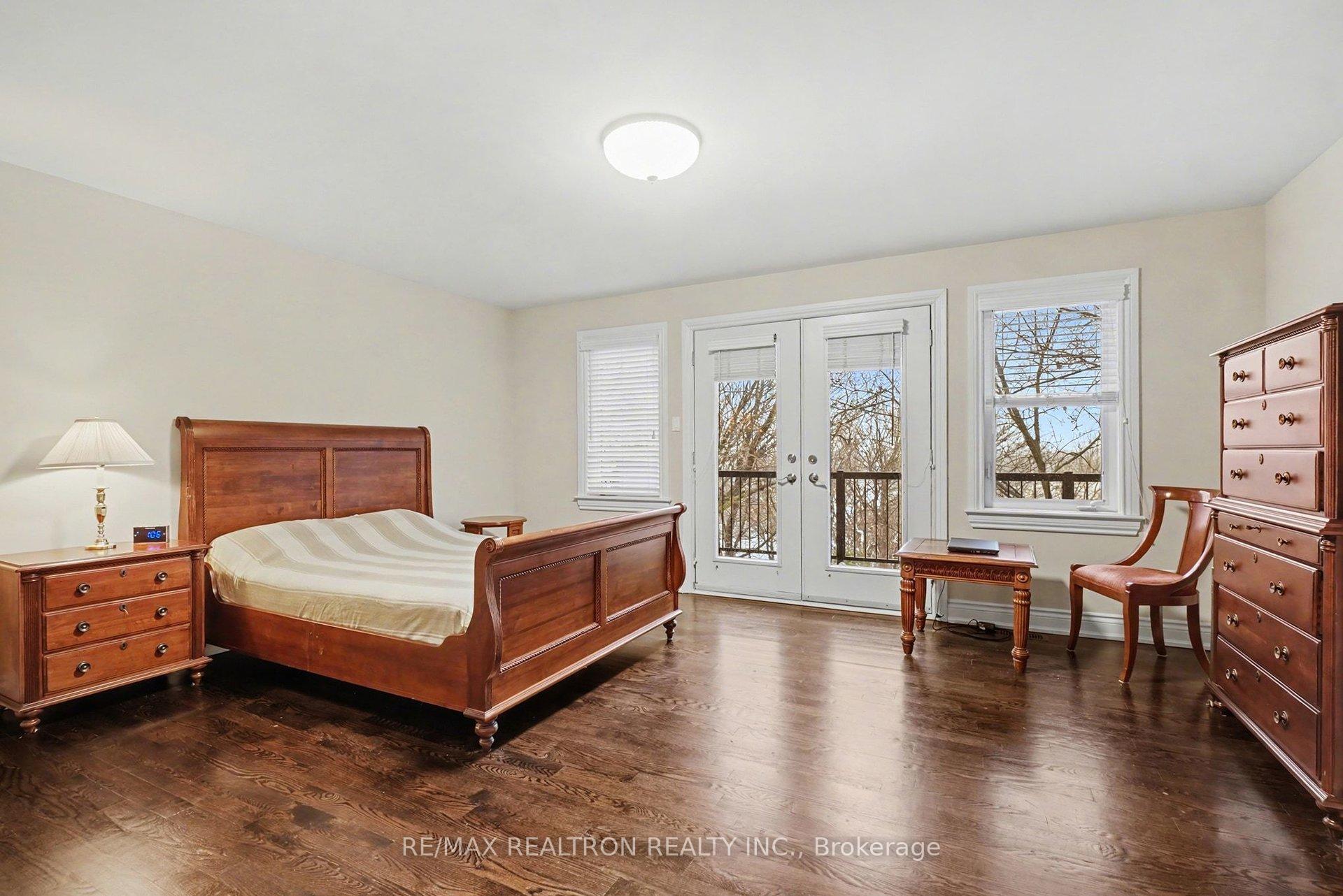 Photo 4 of 610 Besserer Street, Ottawa, Sandy Hill — HOMEH