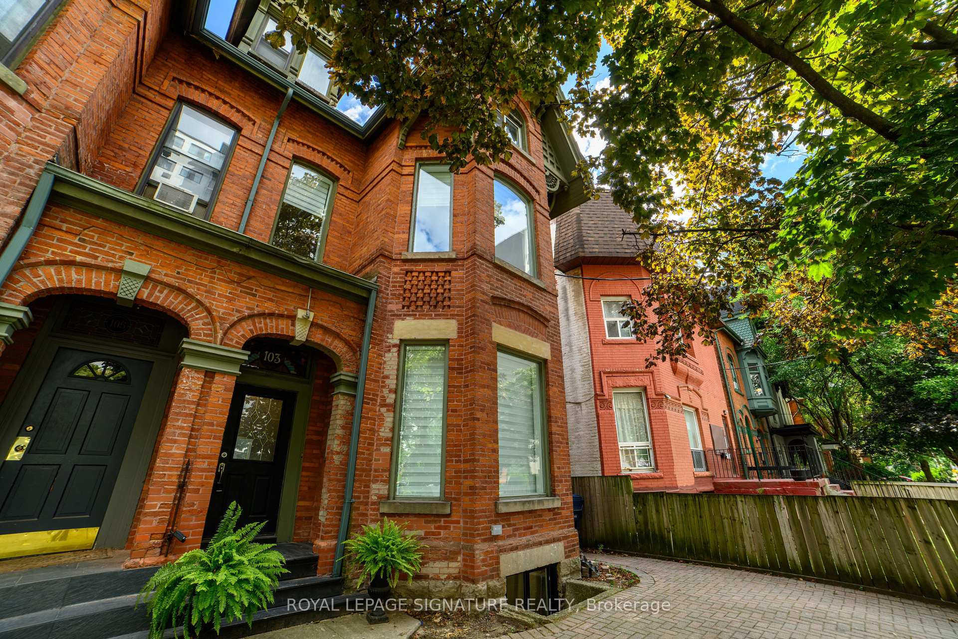 Photo 1 of Unit 3rd, 103 Gloucester Street, Toronto, Church-Yonge Corridor — HOMEH