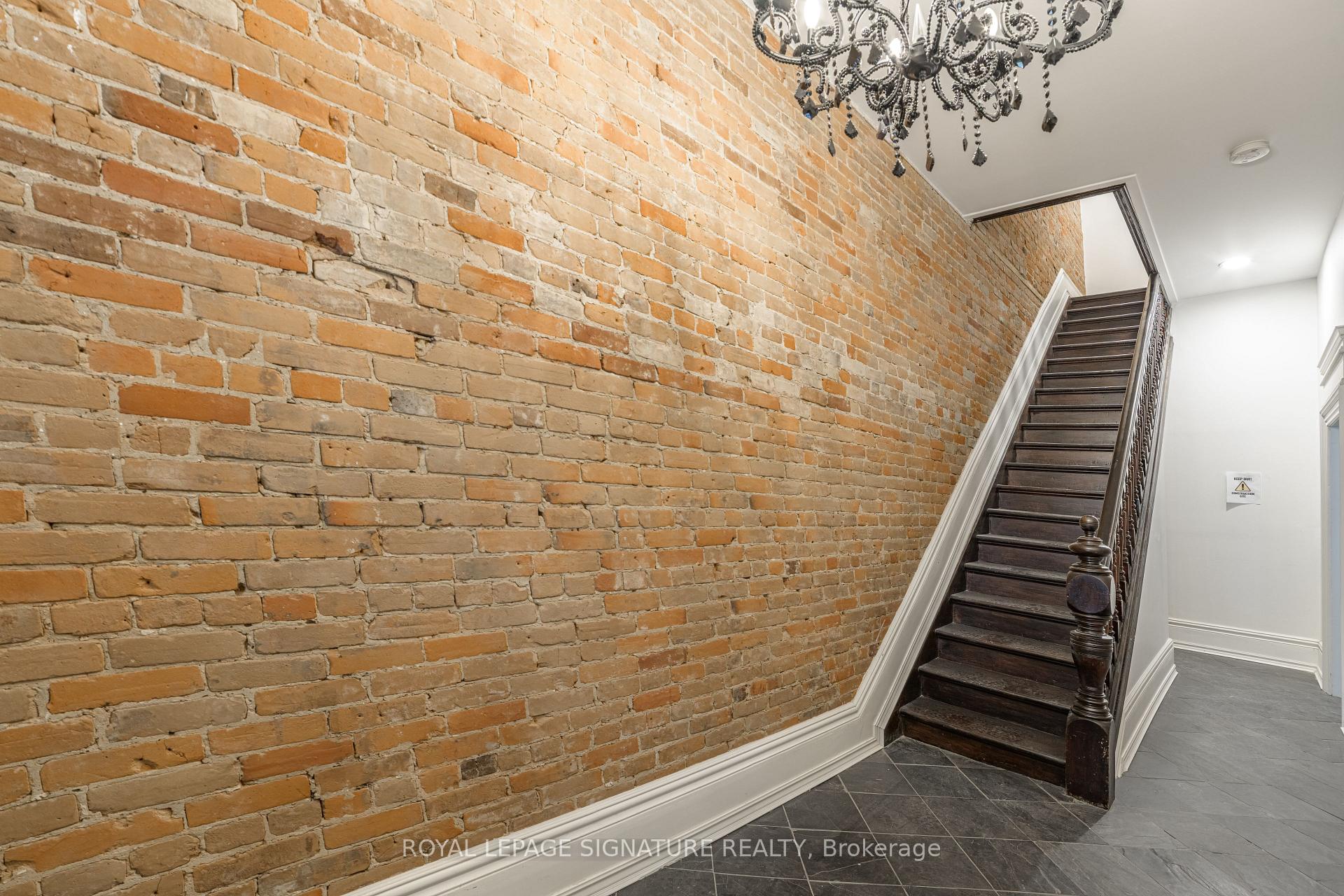 Photo 5 of Unit 3rd, 103 Gloucester Street, Toronto, Church-Yonge Corridor — HOMEH