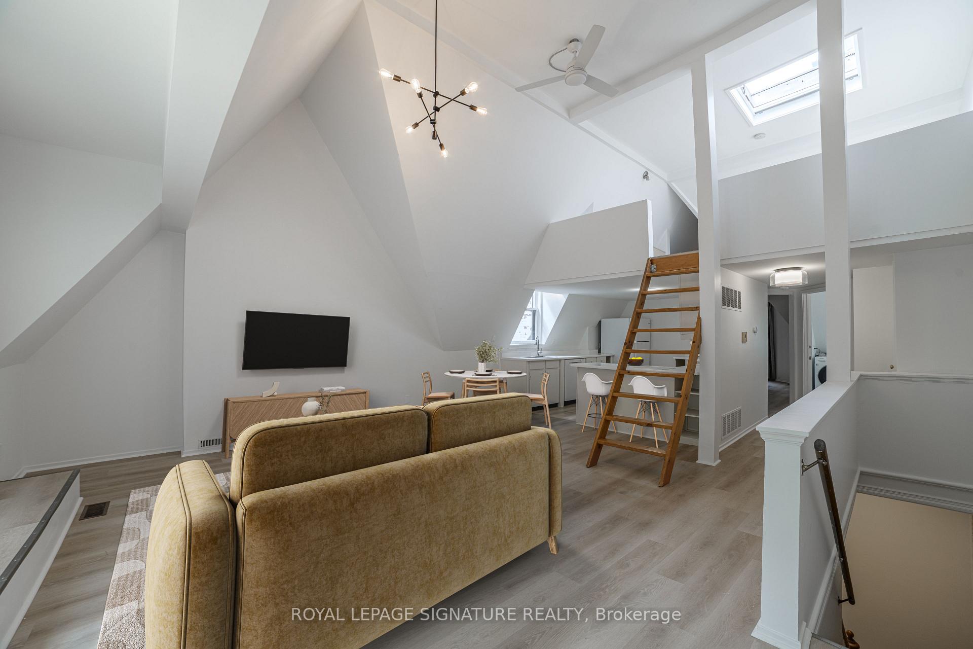 Photo 3 of Unit 3rd, 103 Gloucester Street, Toronto, Church-Yonge Corridor — HOMEH