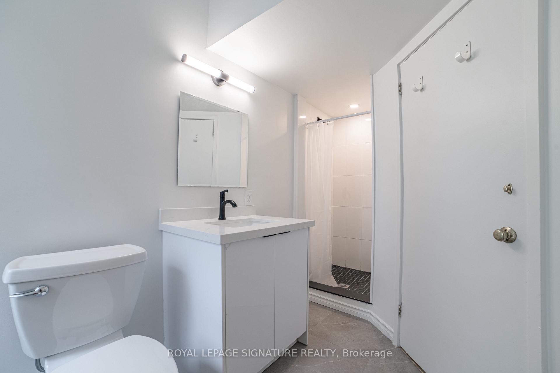 Photo 6 of Unit 3rd, 103 Gloucester Street, Toronto, Church-Yonge Corridor — HOMEH