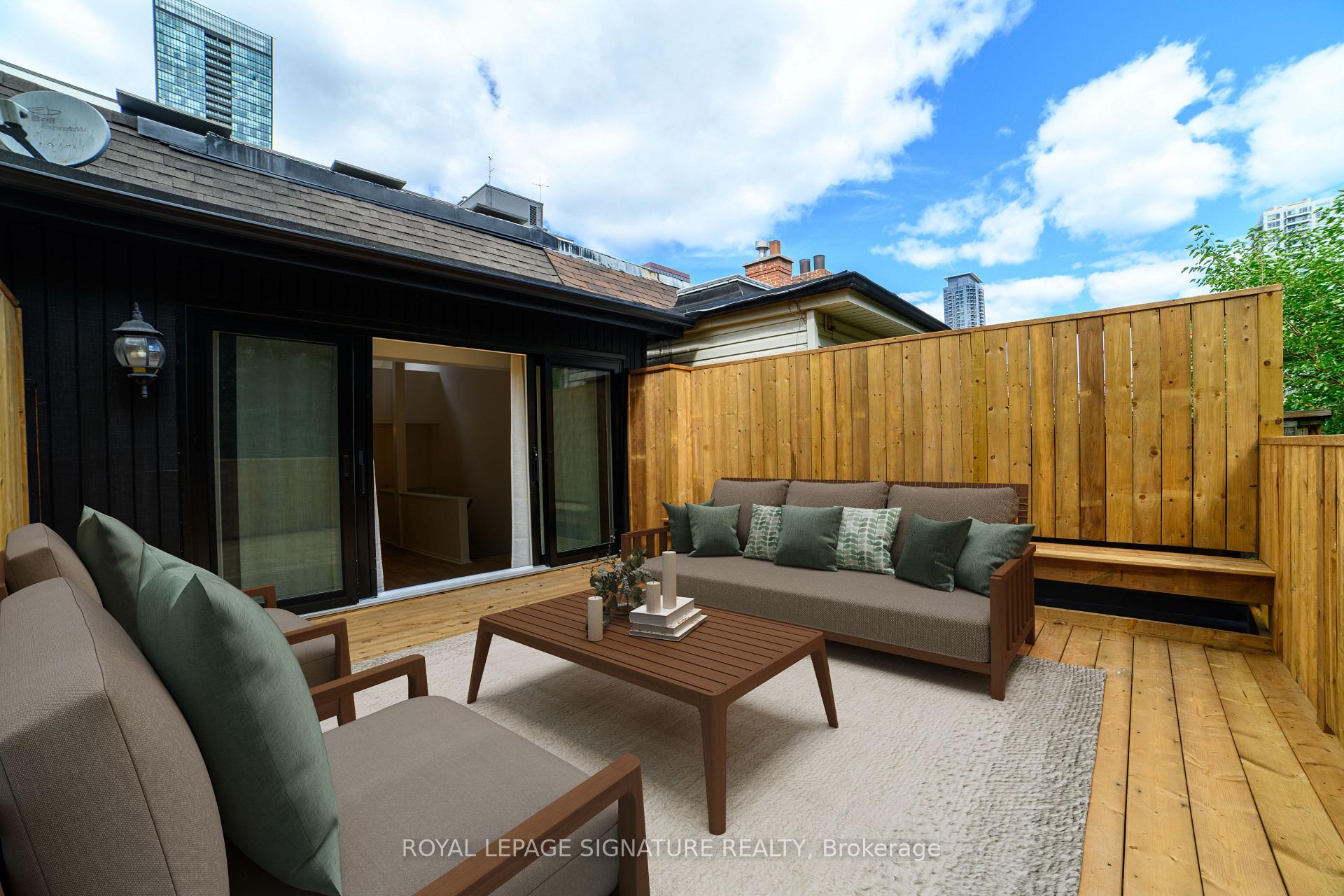 Photo 15 of Unit 3rd, 103 Gloucester Street, Toronto, Church-Yonge Corridor — HOMEH