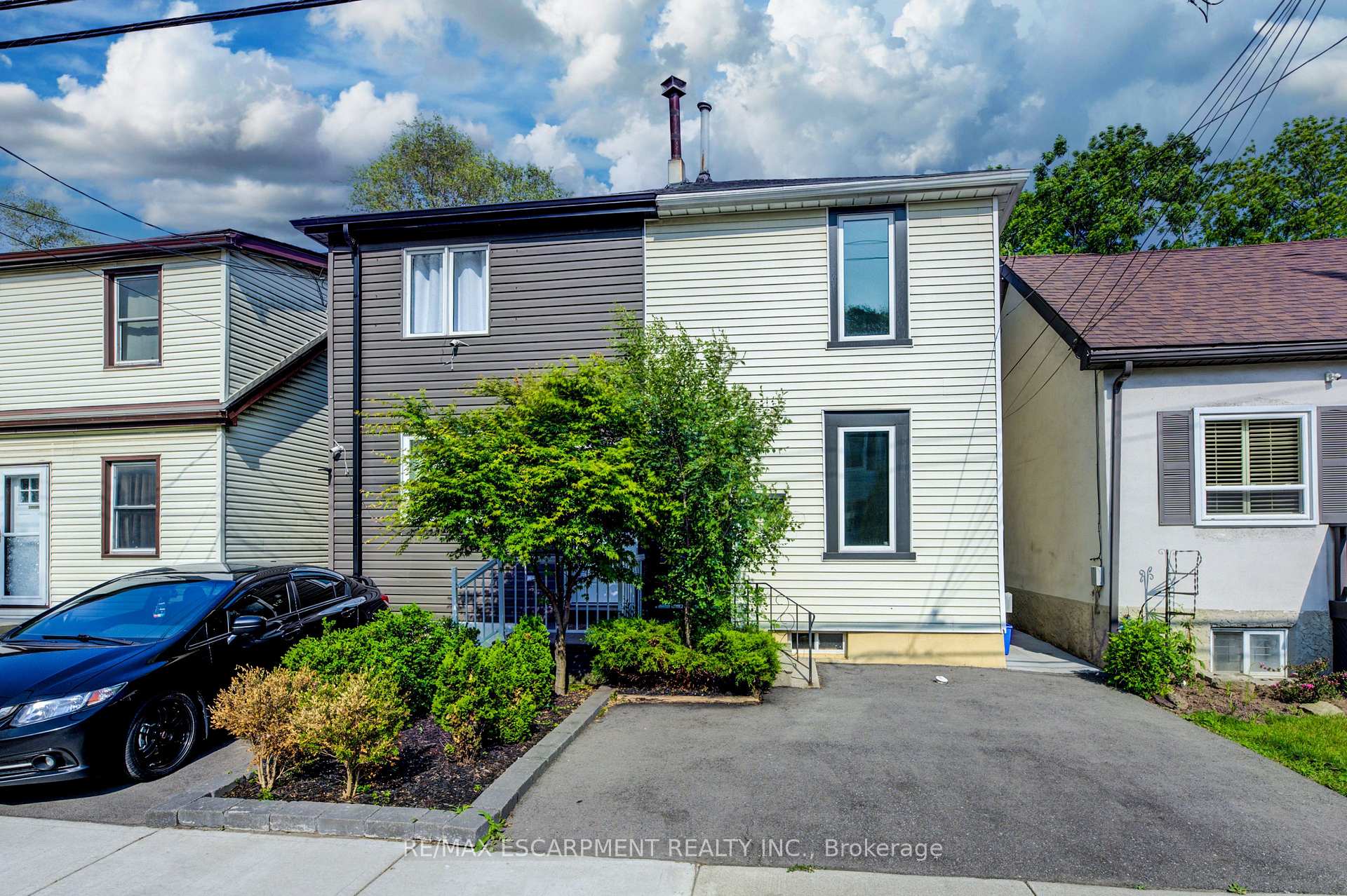 Photo 4 of 57 1/2 Breadalbane Street, Hamilton, Strathcona — HOMEH