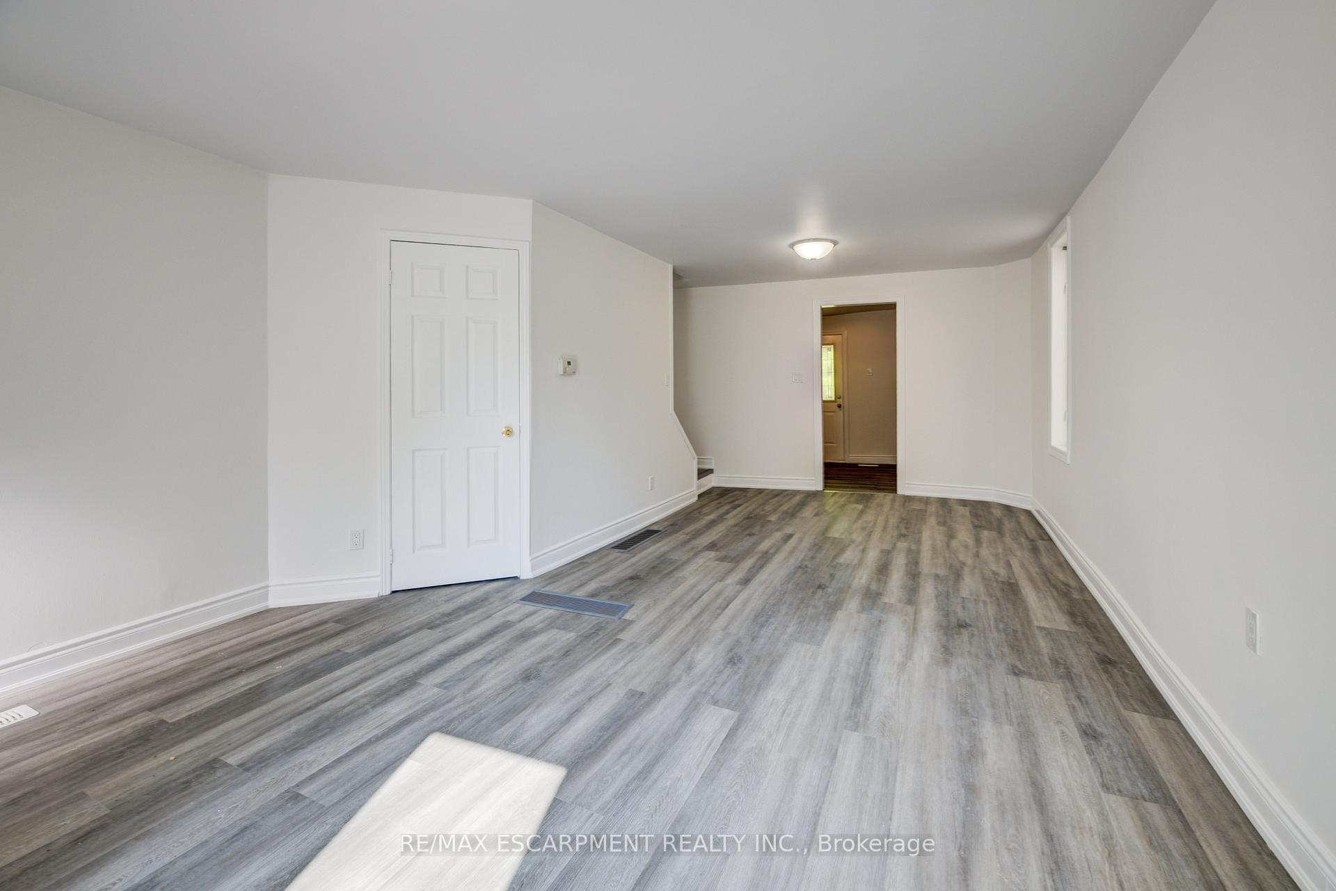 Photo 7 of 57 1/2 Breadalbane Street, Hamilton, Strathcona — HOMEH