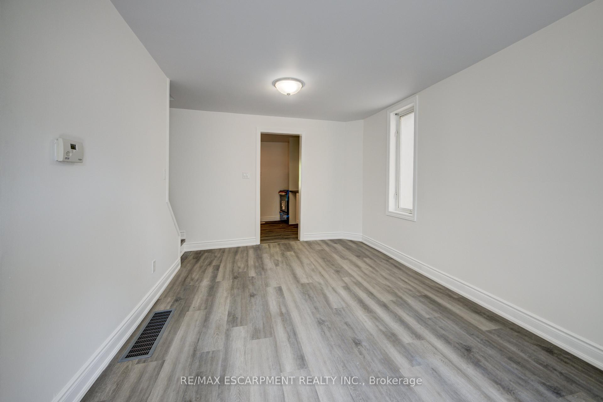 Photo 26 of 57 1/2 Breadalbane Street, Hamilton, Strathcona — HOMEH