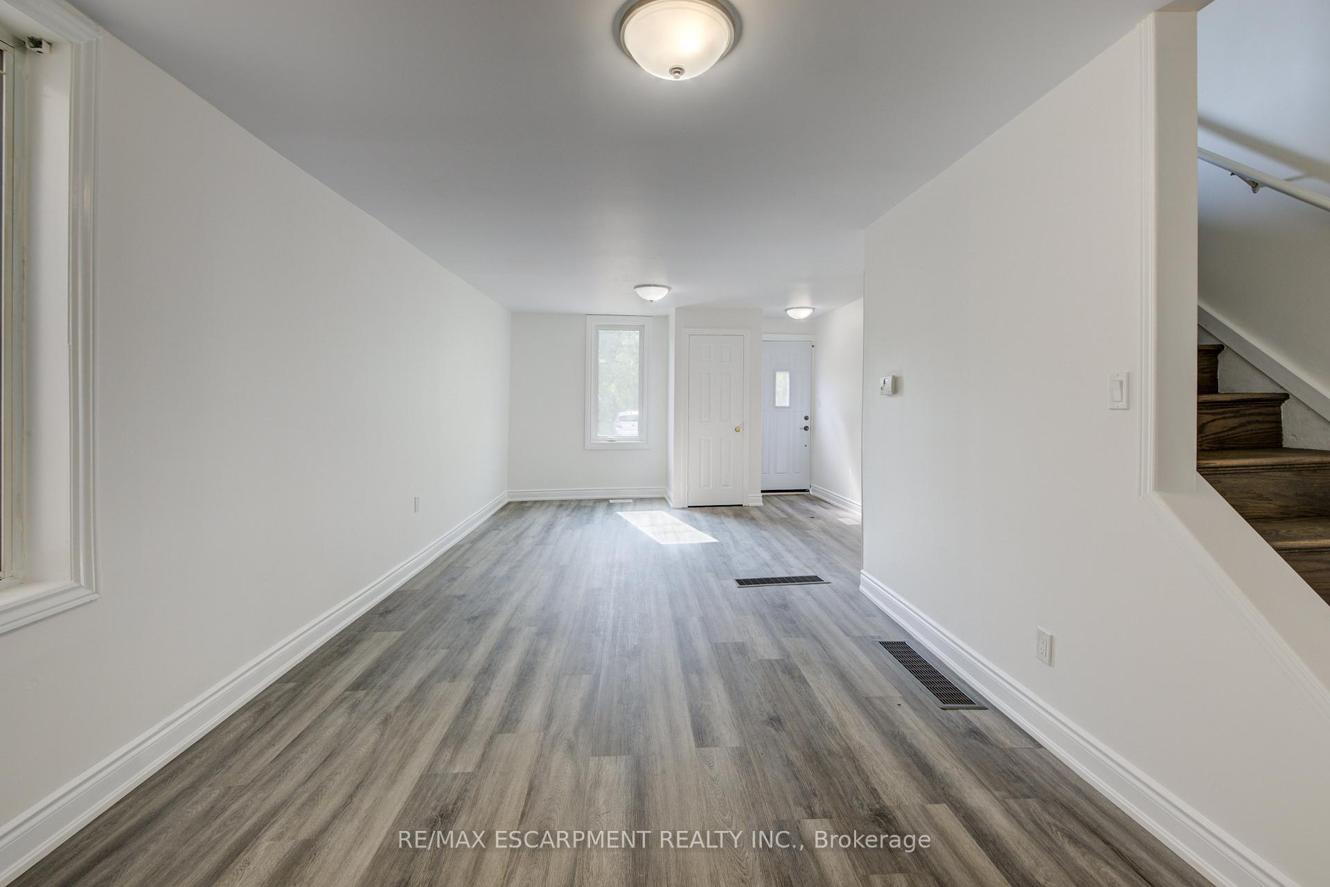 Photo 27 of 57 1/2 Breadalbane Street, Hamilton, Strathcona — HOMEH