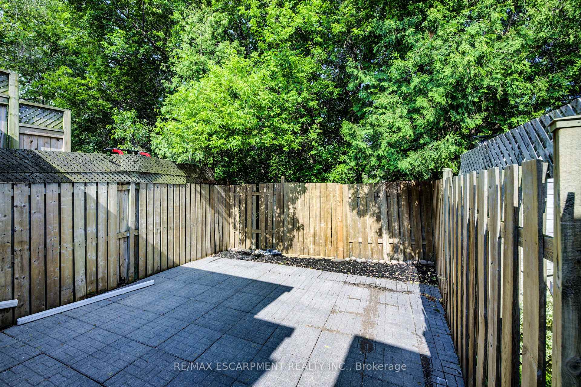 Photo 20 of 57 1/2 Breadalbane Street, Hamilton, Strathcona — HOMEH