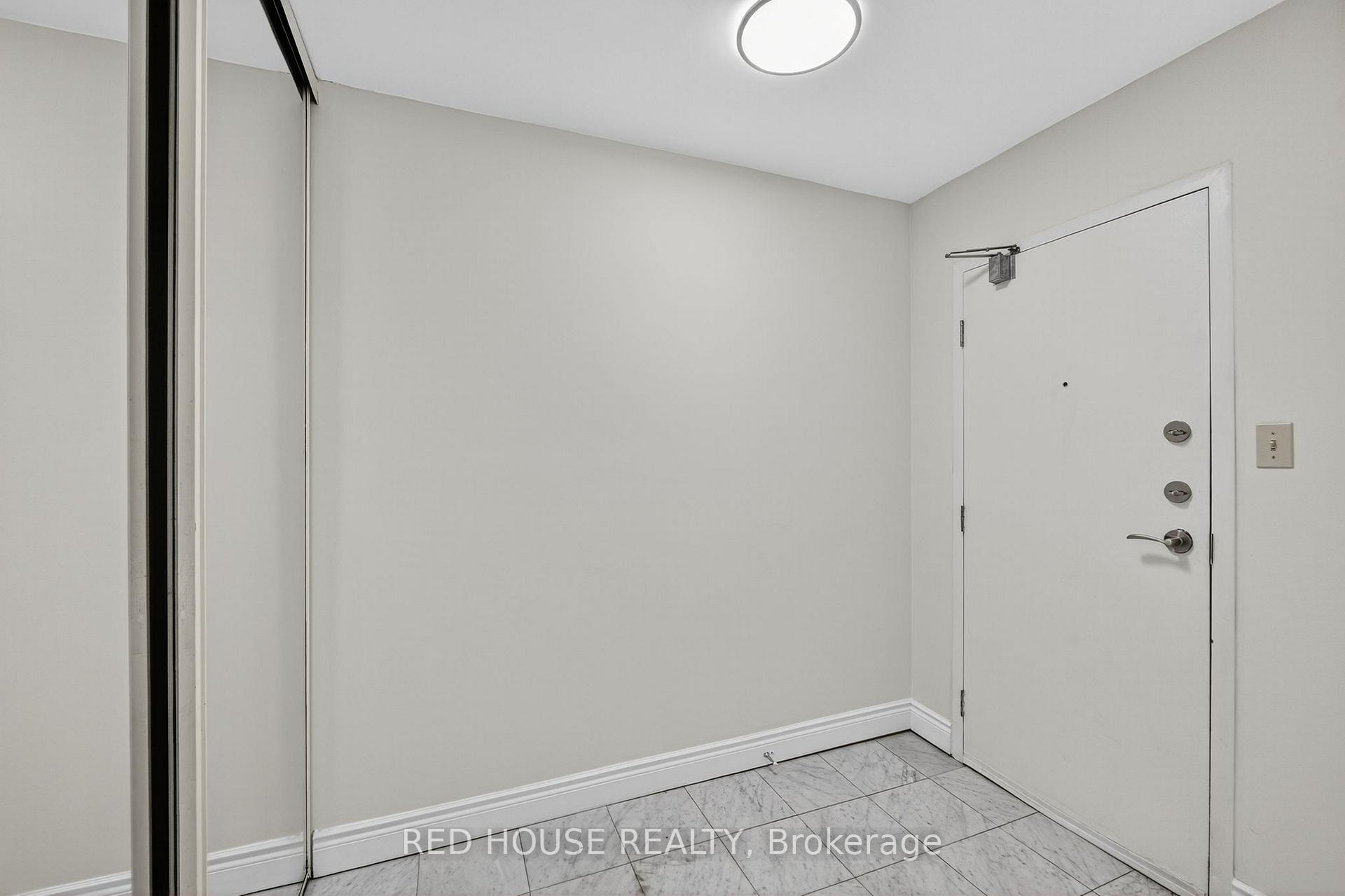 Photo 4 of Unit 1404, 75 Queen Street N, Hamilton, Strathcona — HOMEH