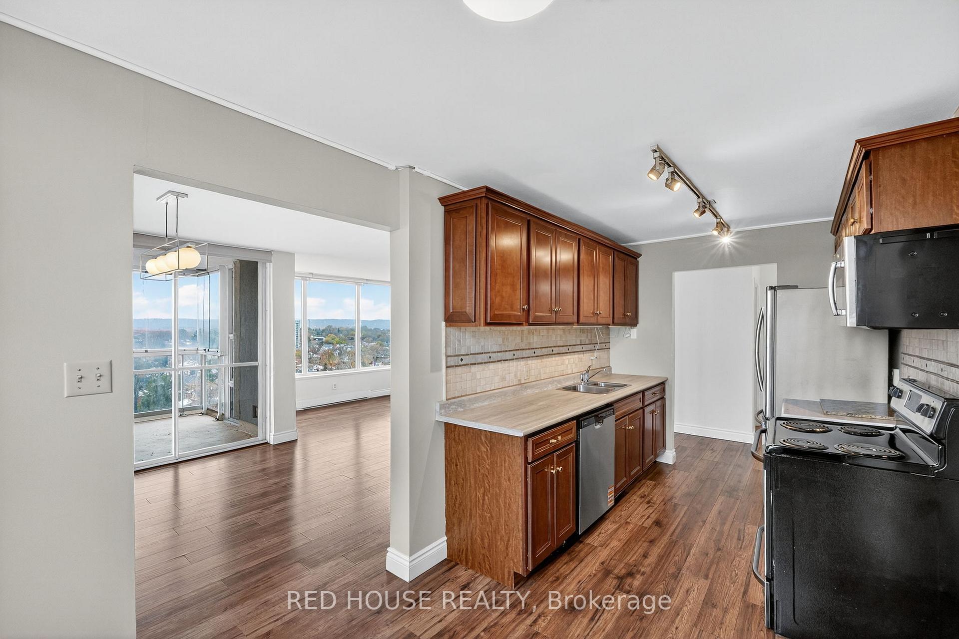 Photo 33 of Unit 1404, 75 Queen Street N, Hamilton, Strathcona — HOMEH