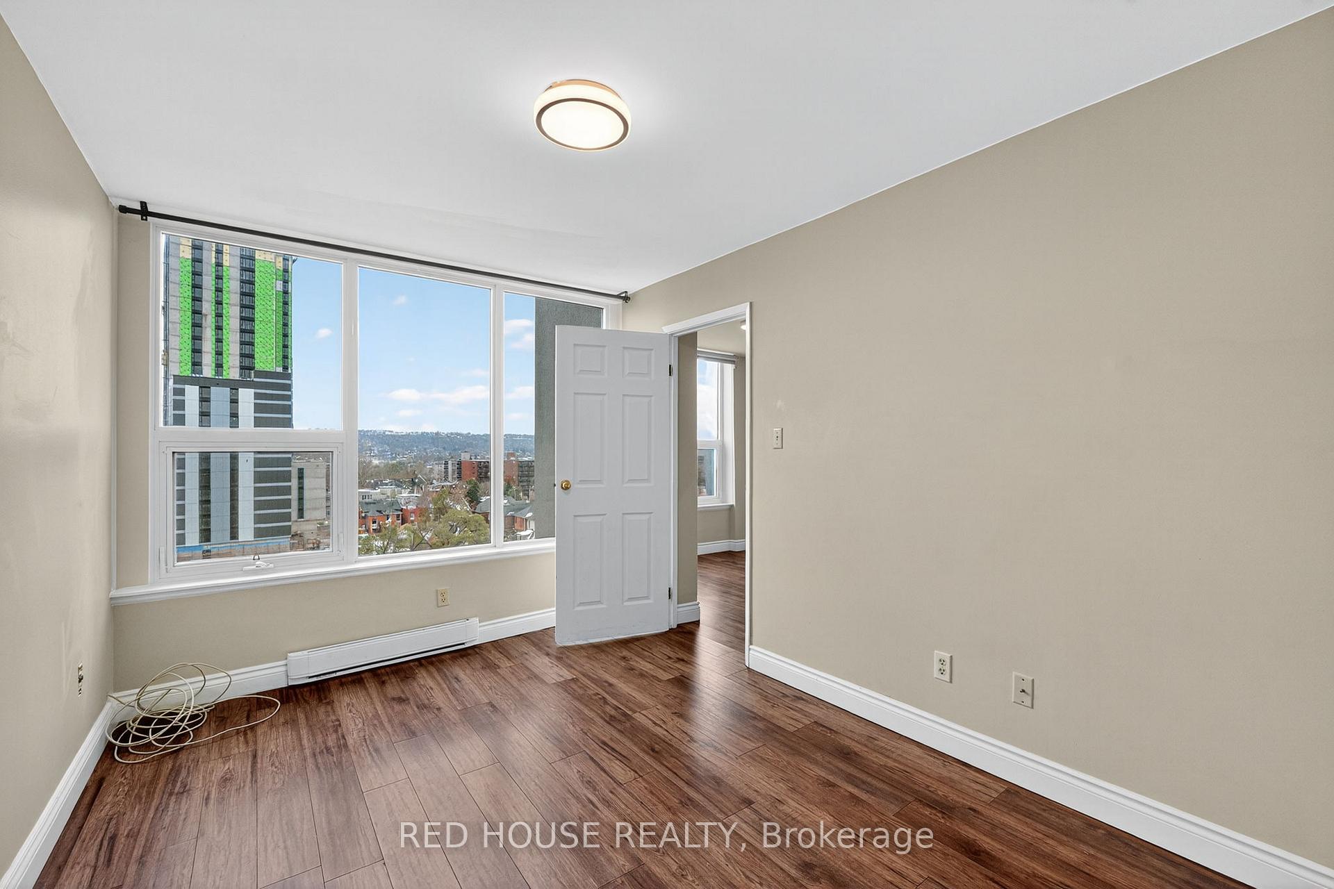 Photo 15 of Unit 1404, 75 Queen Street N, Hamilton, Strathcona — HOMEH
