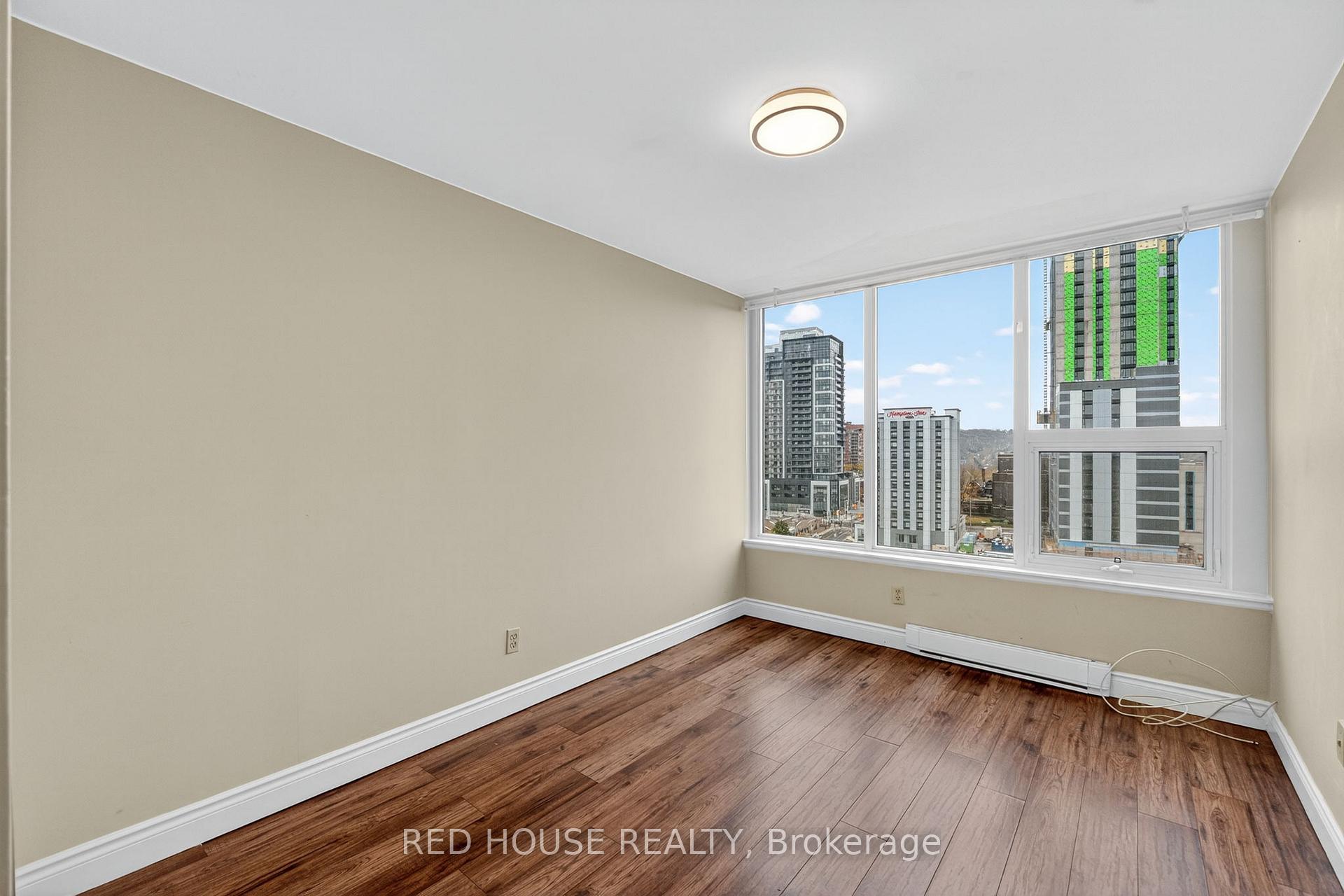 Photo 10 of Unit 1404, 75 Queen Street N, Hamilton, Strathcona — HOMEH