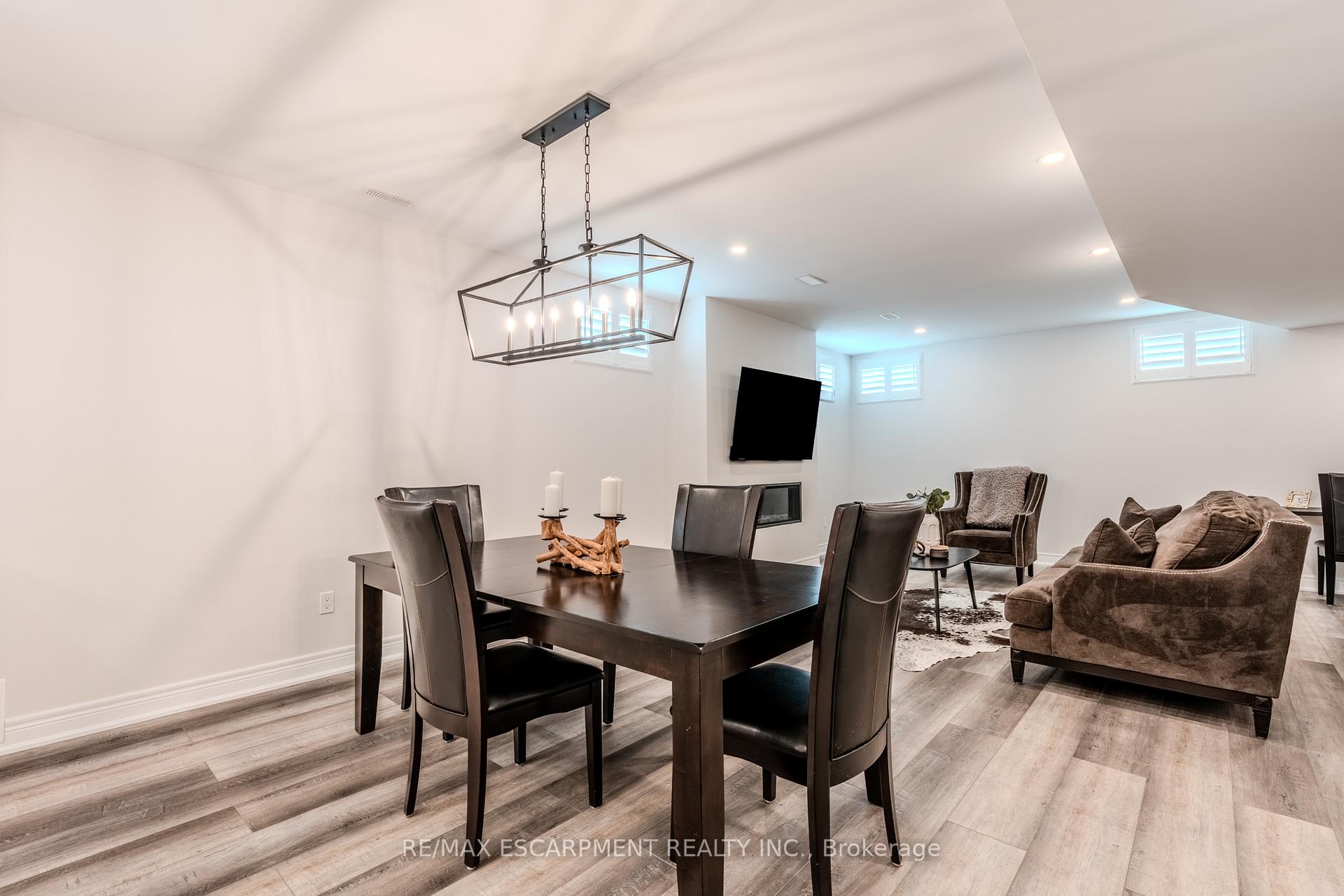 Photo 20 of 671 Rymal Road W, Hamilton, Carpenter — HOMEH