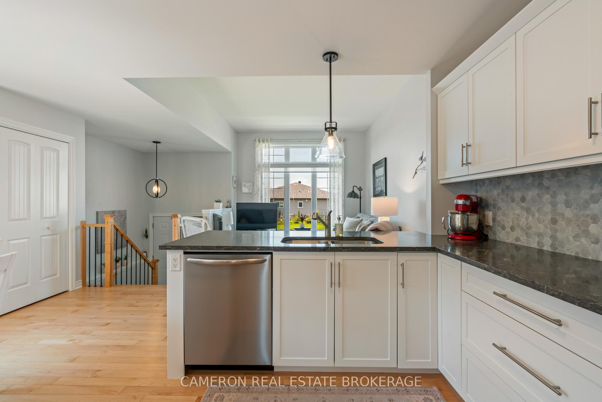 Photo 7 of 270 Bellwood Drive, Cornwall — HOMEH