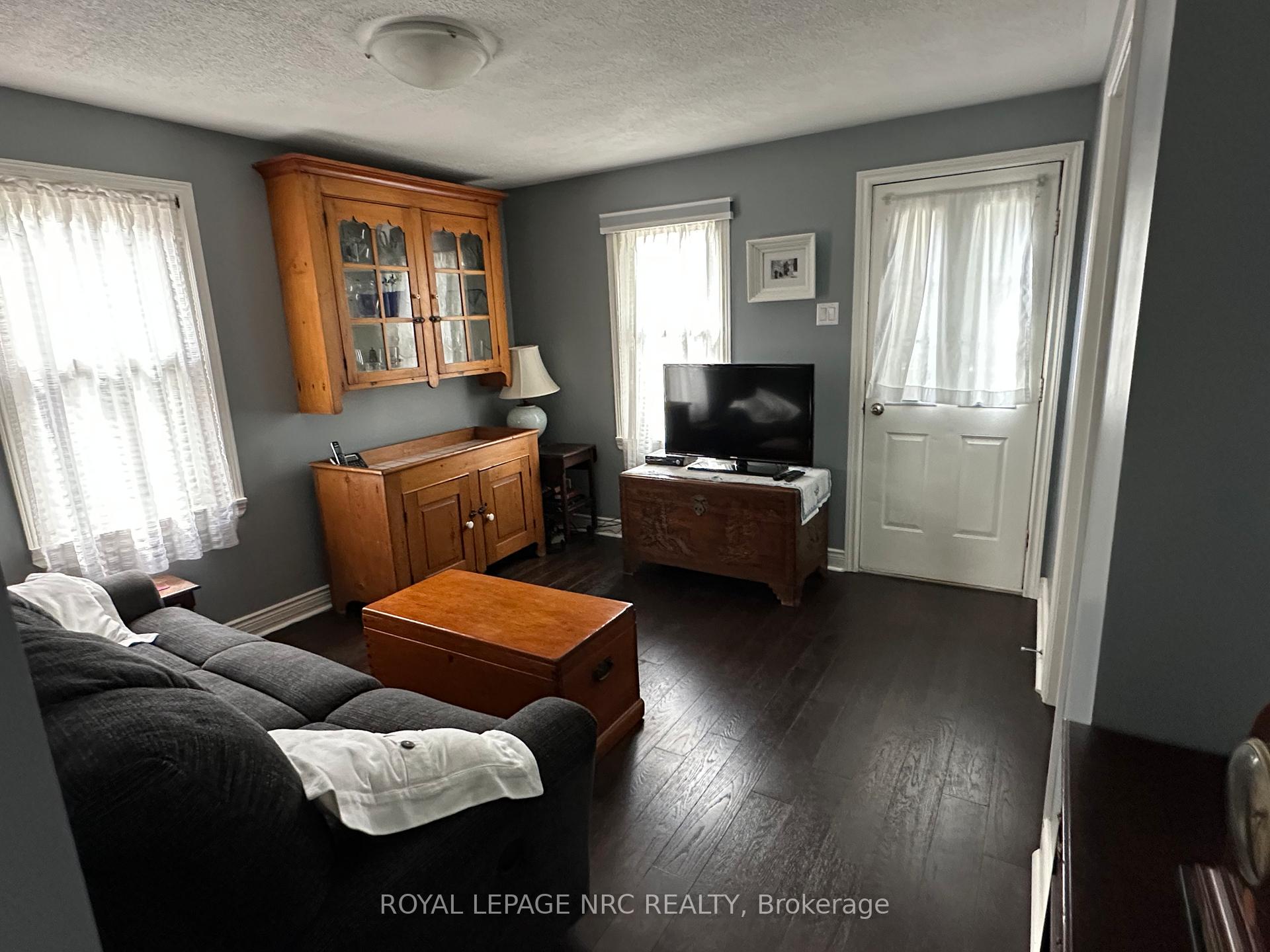 Photo 13 of 240 York Street, St. Catharines, Haig — HOMEH