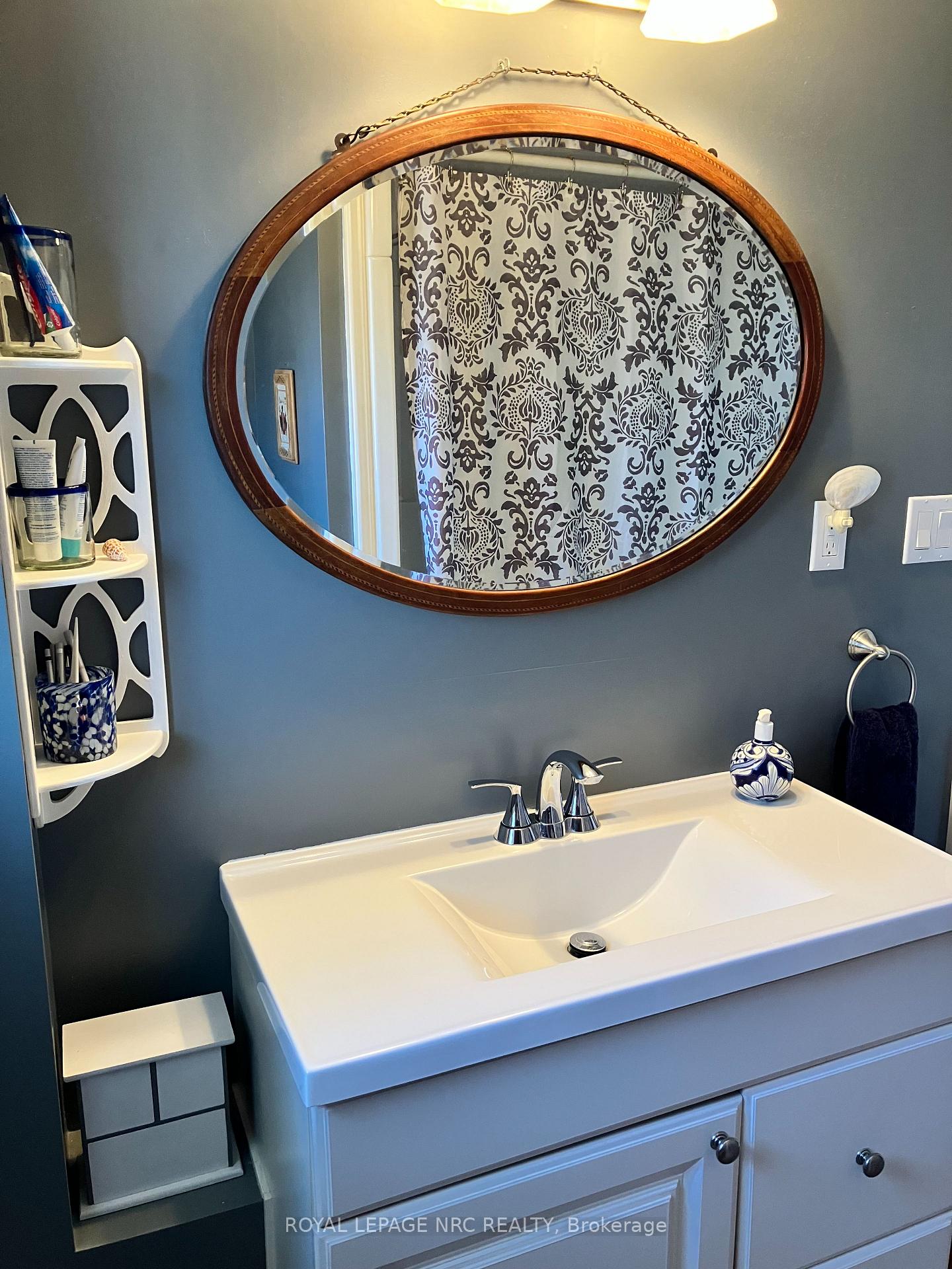 Photo 10 of 240 York Street, St. Catharines, Haig — HOMEH