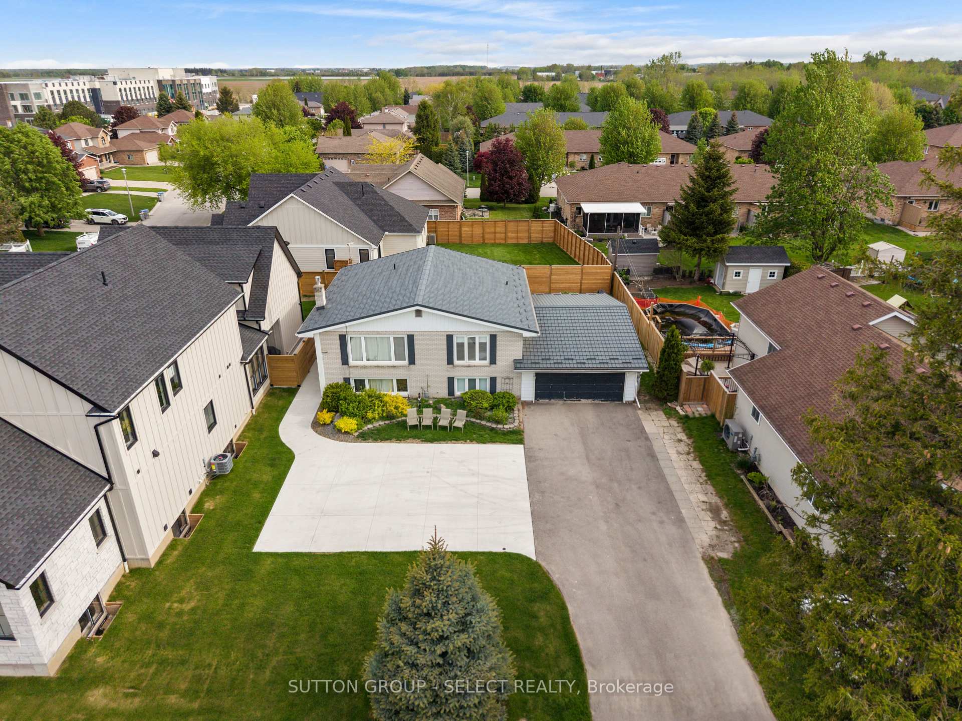 Photo 5 of 296 Huron Street W, South Huron, Exeter — HOMEH