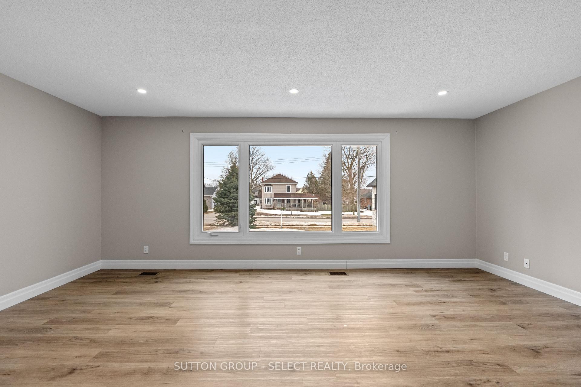 Photo 10 of 296 Huron Street W, South Huron, Exeter — HOMEH
