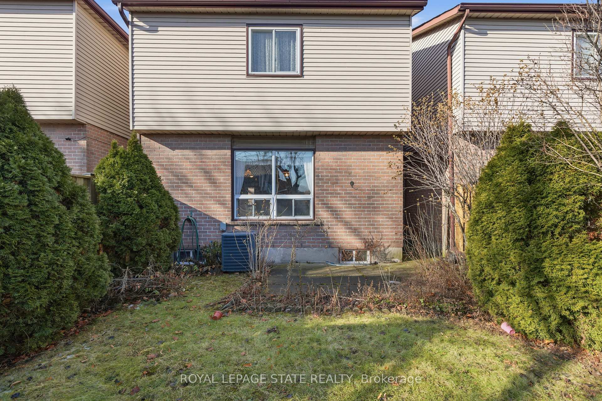 Photo 8 of Unit 4, 618 Barton Street, Hamilton, Stoney Creek — HOMEH