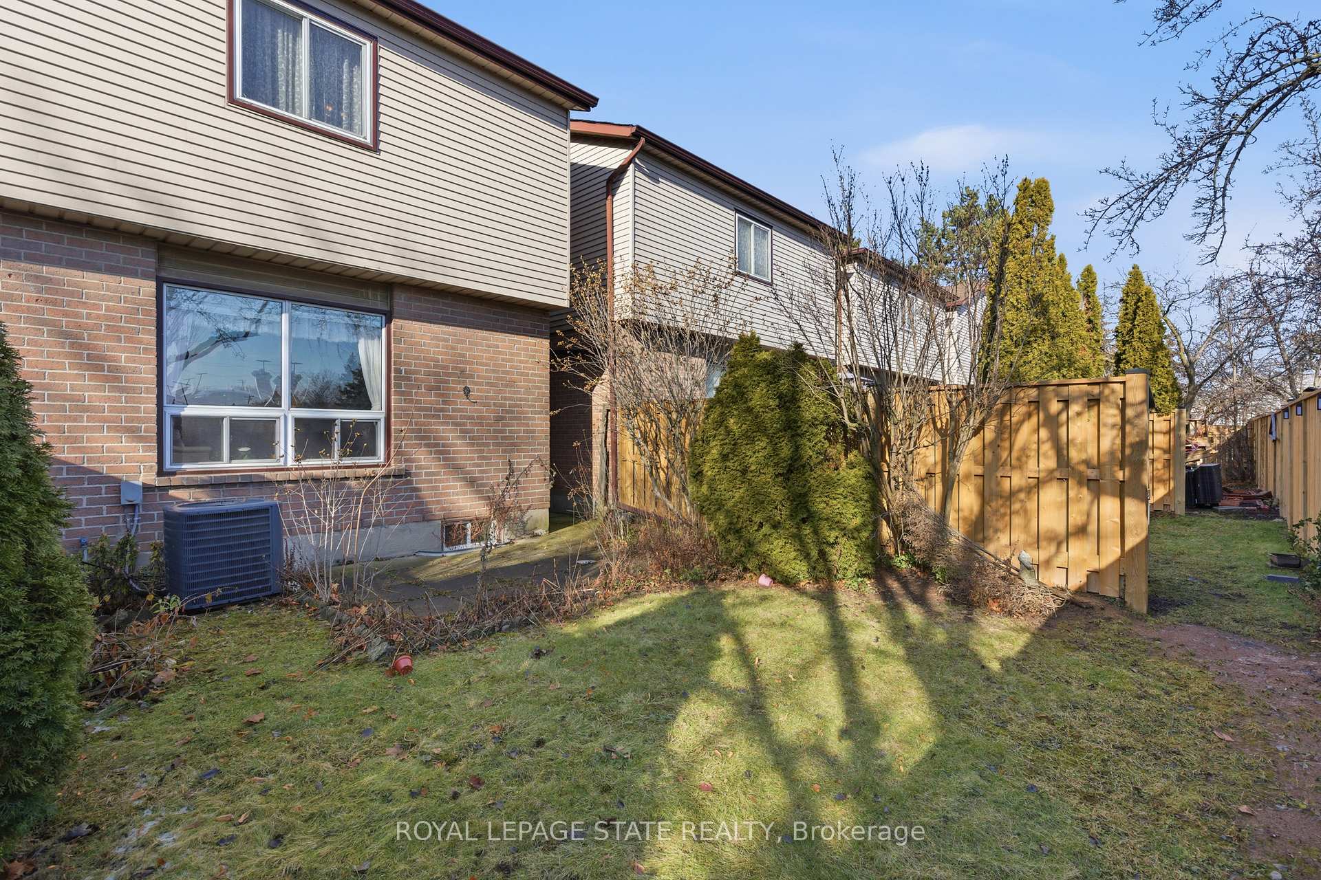 Photo 6 of Unit 4, 618 Barton Street, Hamilton, Stoney Creek — HOMEH