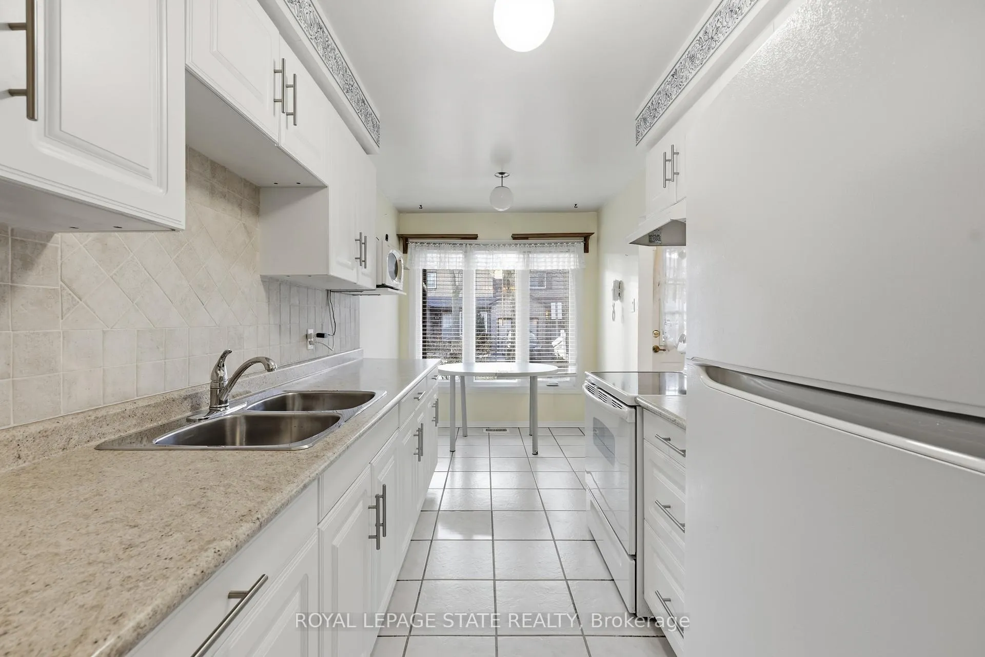 Photo 13 of Unit 4, 618 Barton Street, Hamilton, Stoney Creek — HOMEH