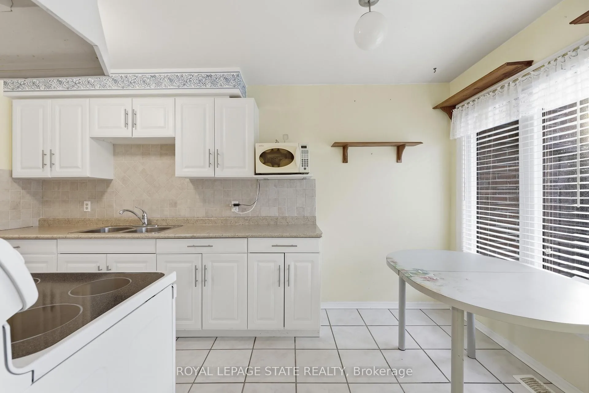 Photo 14 of Unit 4, 618 Barton Street, Hamilton, Stoney Creek — HOMEH