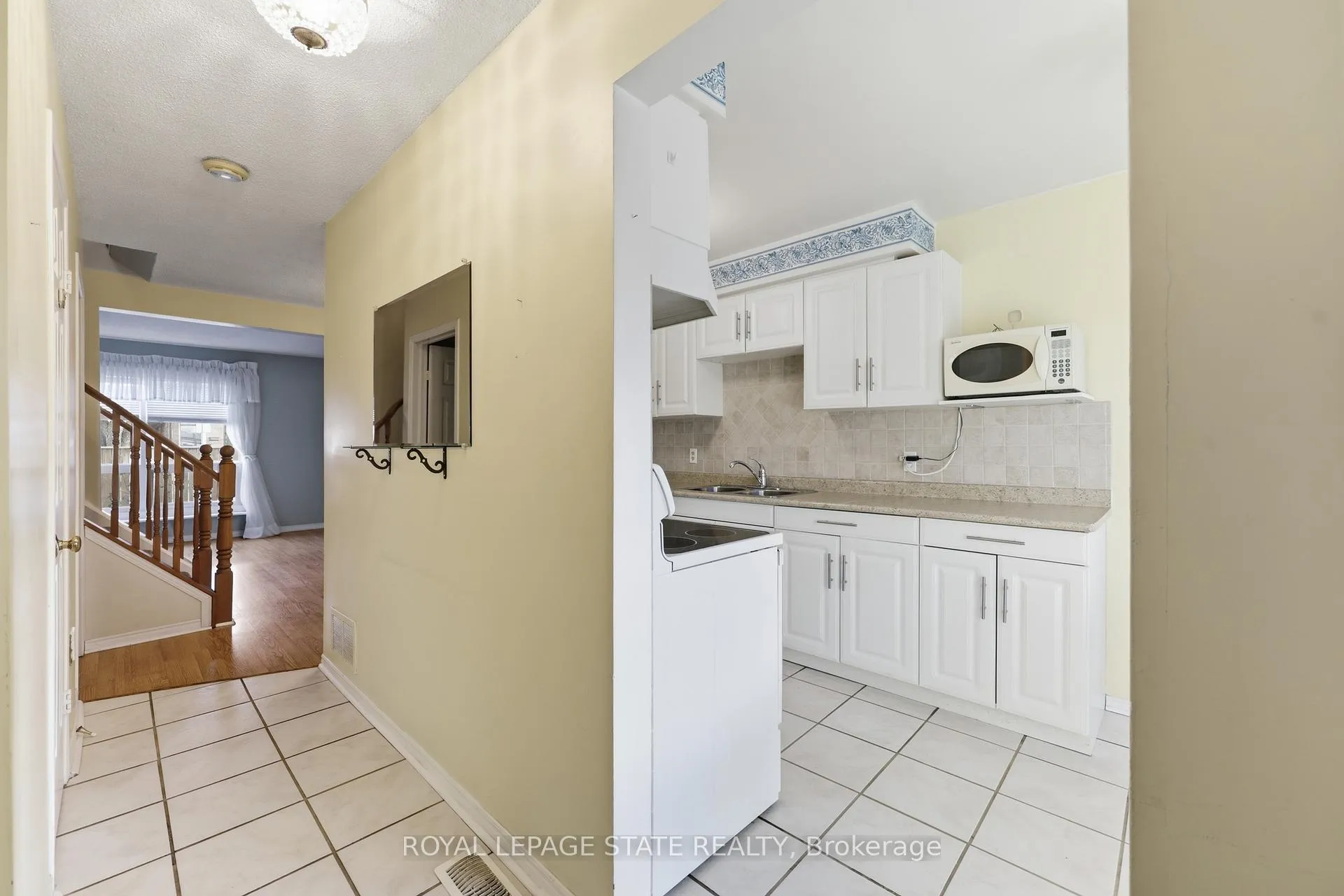 Photo 18 of Unit 4, 618 Barton Street, Hamilton, Stoney Creek — HOMEH