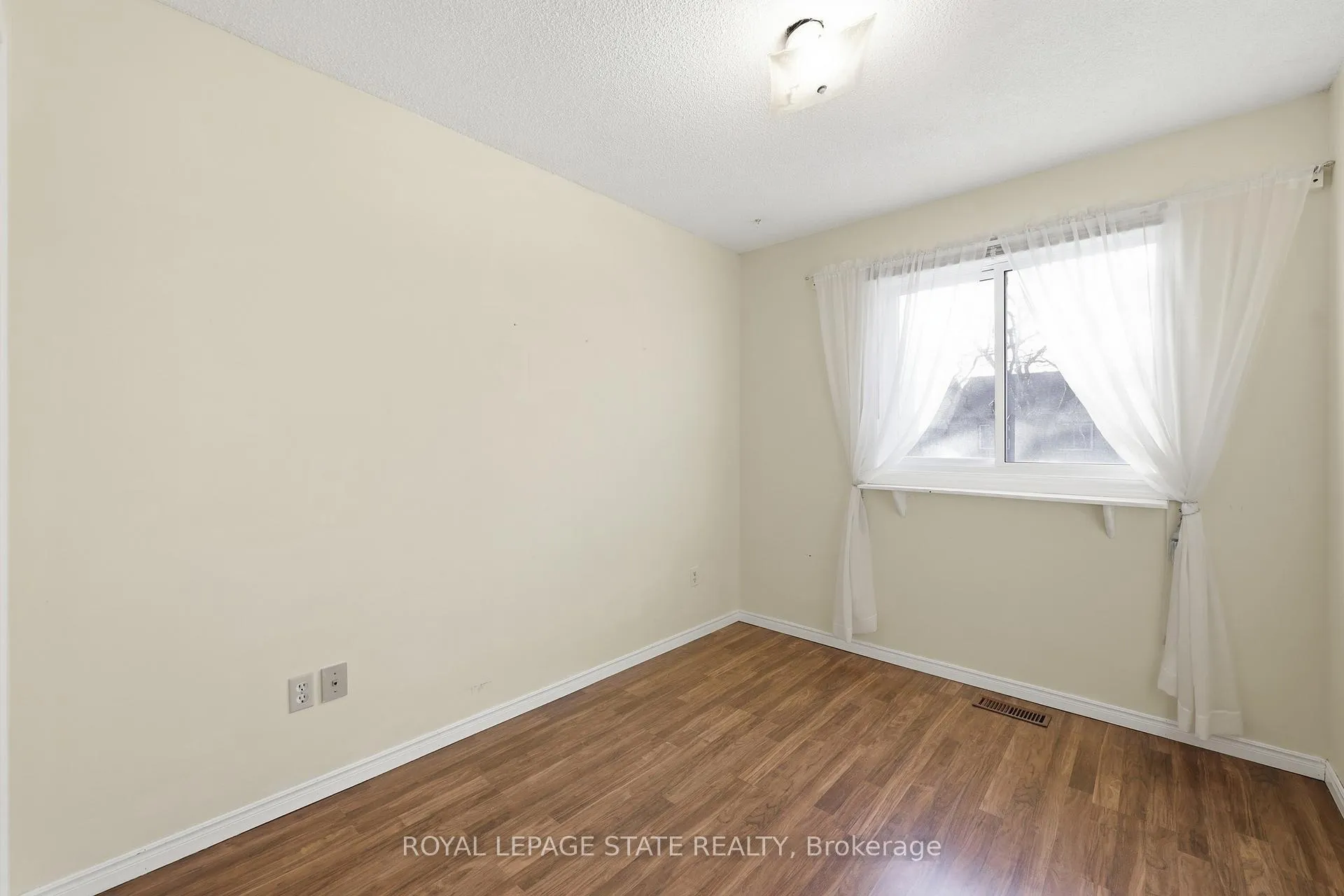 Photo 27 of Unit 4, 618 Barton Street, Hamilton, Stoney Creek — HOMEH