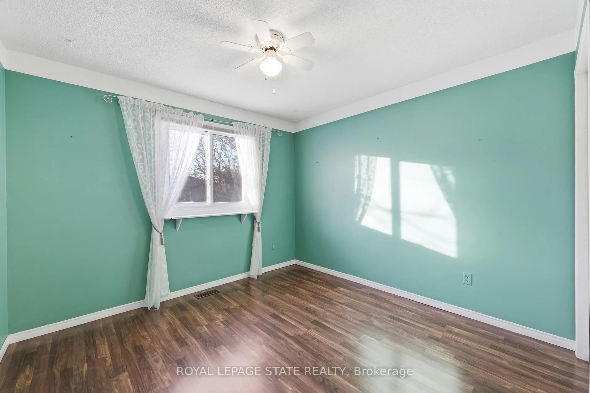Photo 28 of Unit 4, 618 Barton Street, Hamilton, Stoney Creek — HOMEH