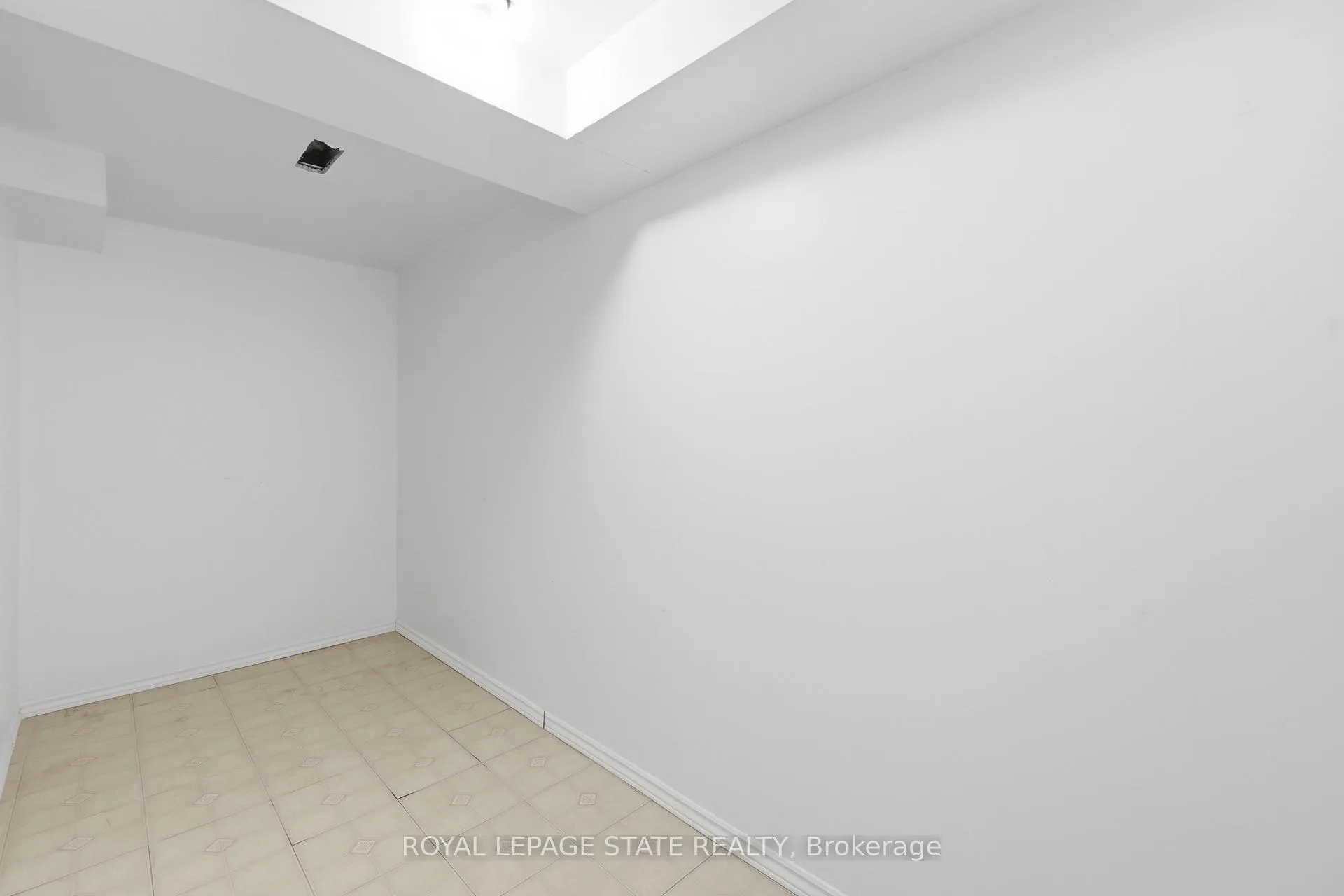 Photo 36 of Unit 4, 618 Barton Street, Hamilton, Stoney Creek — HOMEH