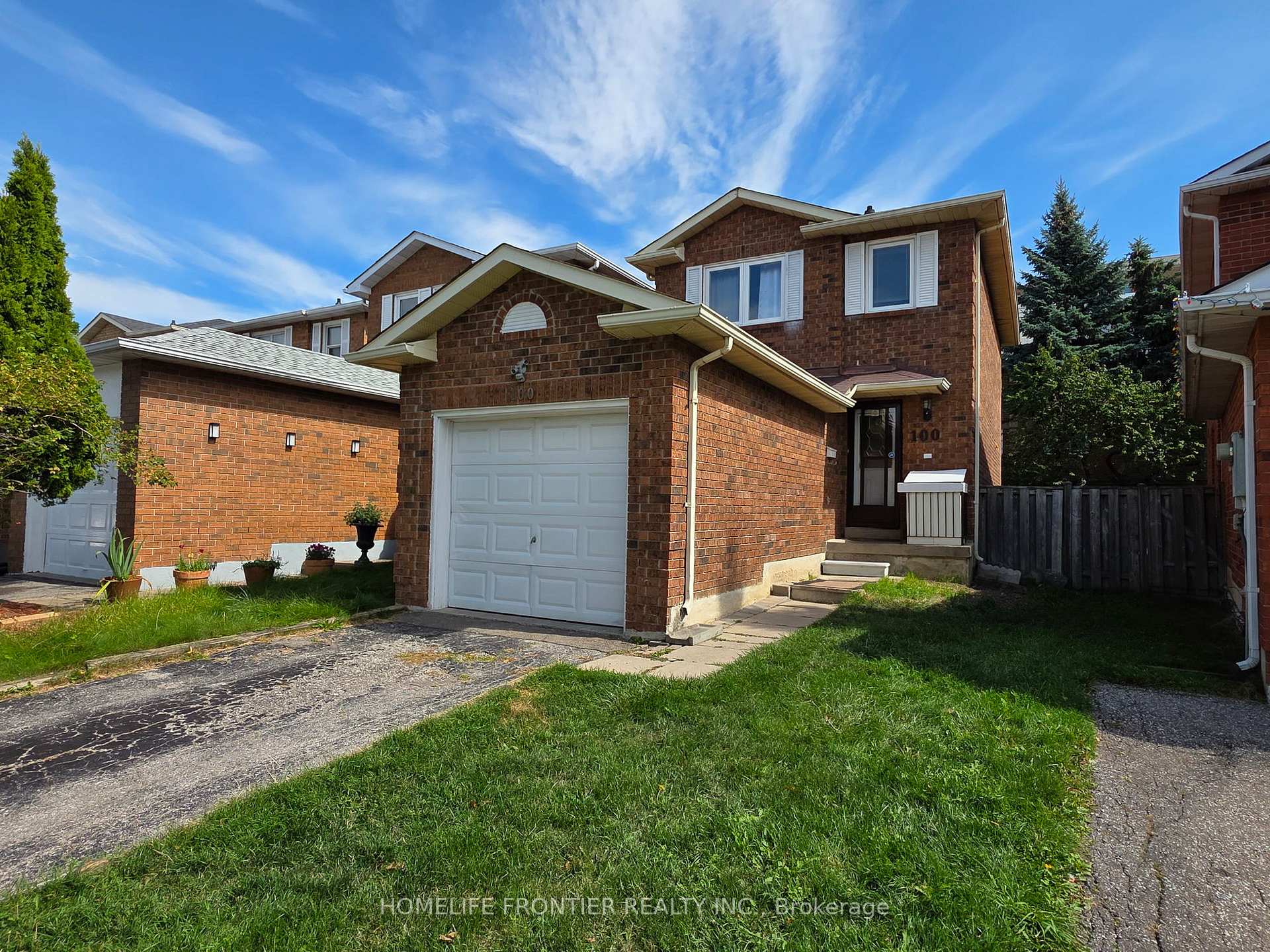 Photo 9 of 100 Whitney Place, Vaughan, Lakeview Estates — HOMEH