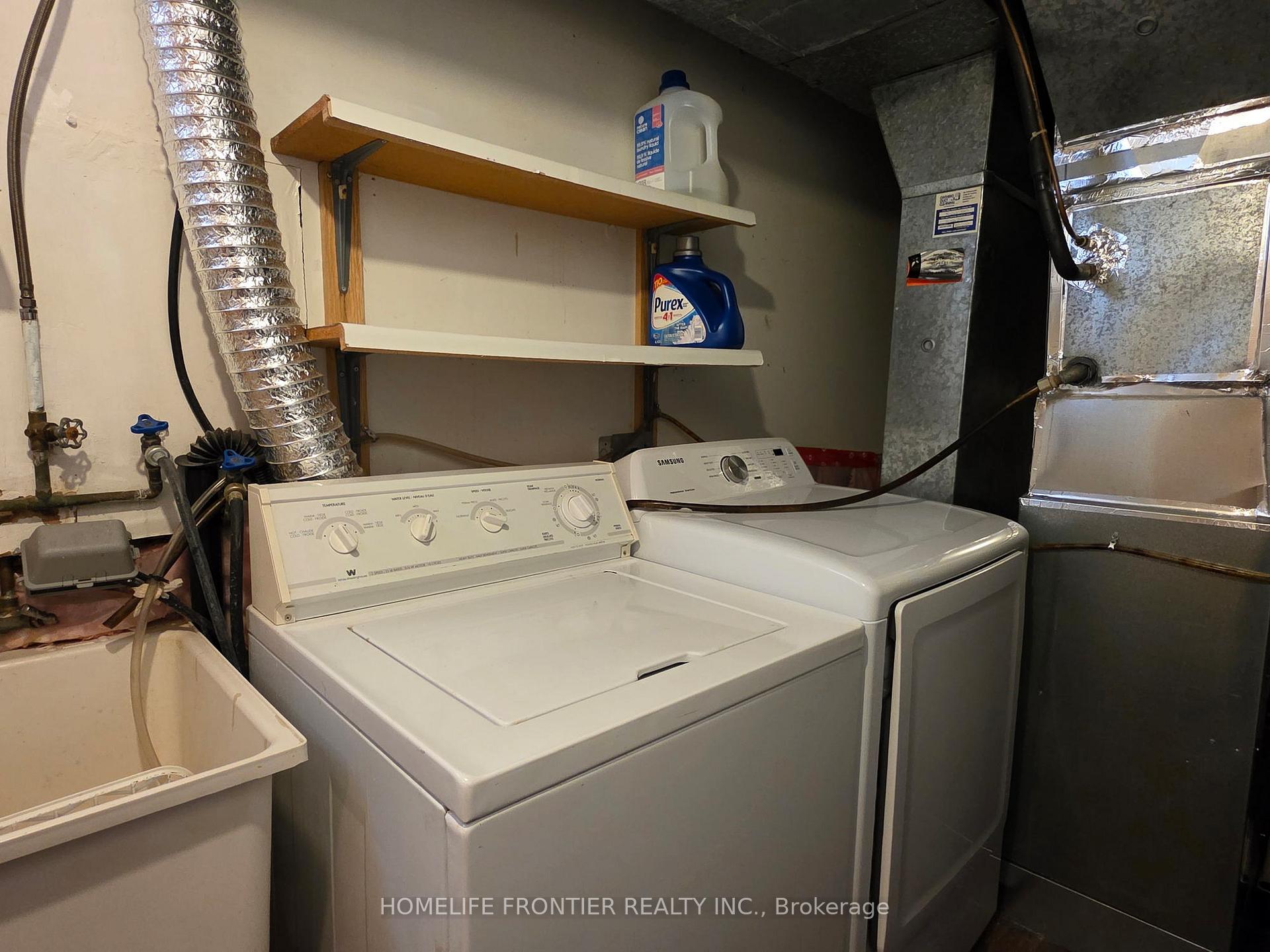 Photo 12 of 100 Whitney Place, Vaughan, Lakeview Estates — HOMEH