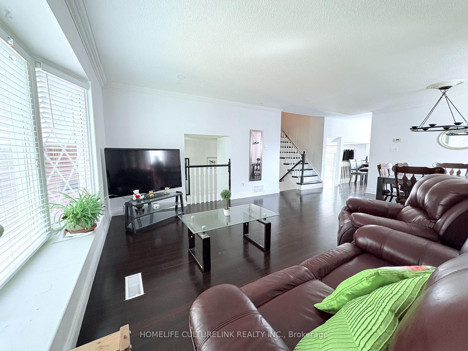 Photo 11 of 79 Frost Drive, Whitby, Lynde Creek — HOMEH